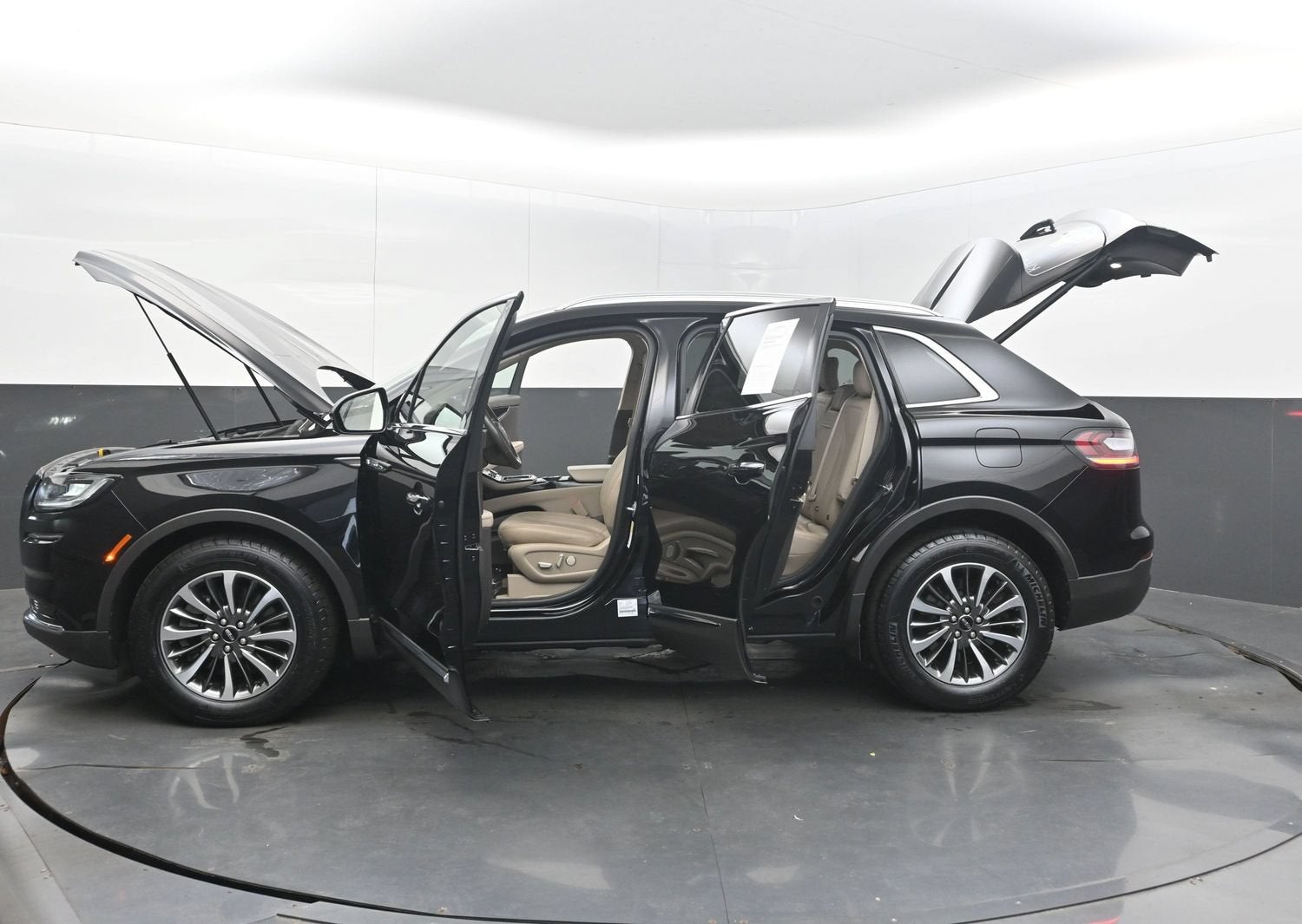 2023 Lincoln Nautilus Standard