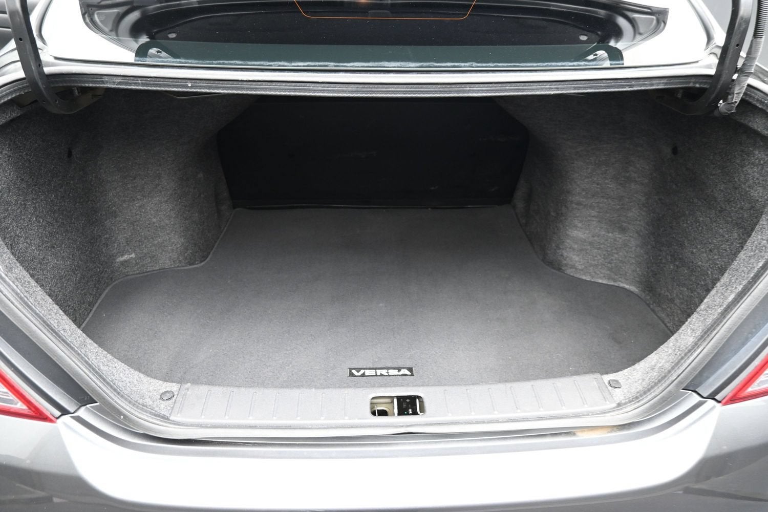 2019 Nissan Versa 1.6 S+