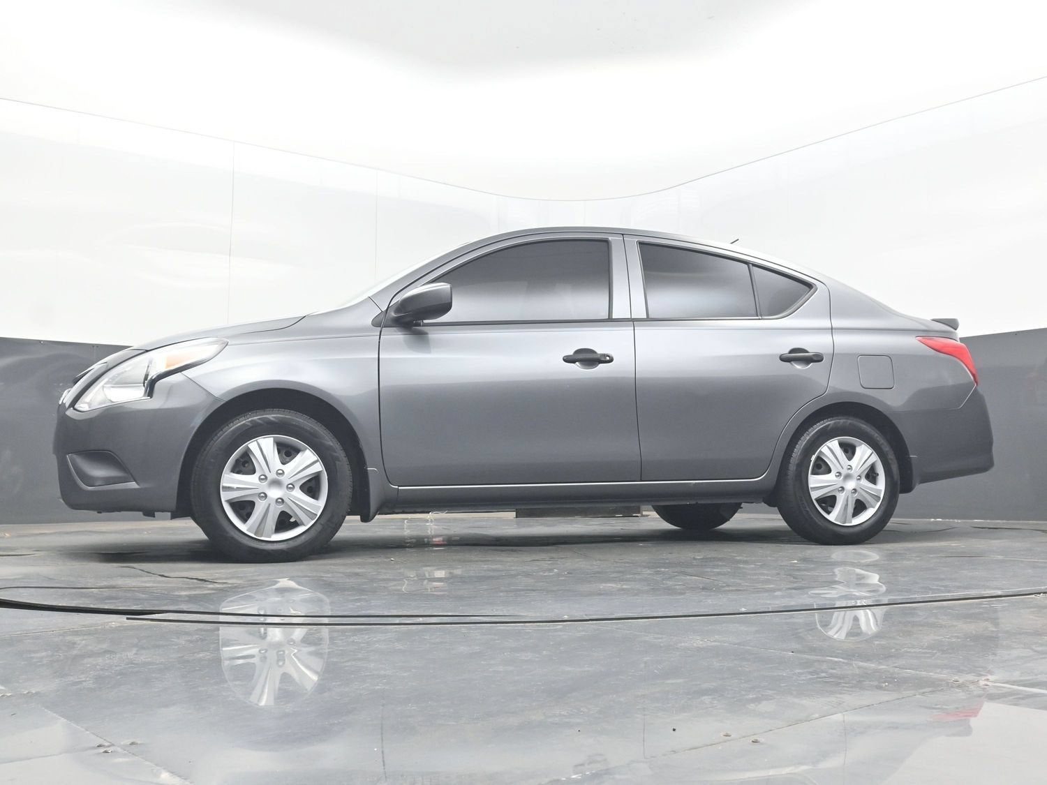 2019 Nissan Versa 1.6 S+