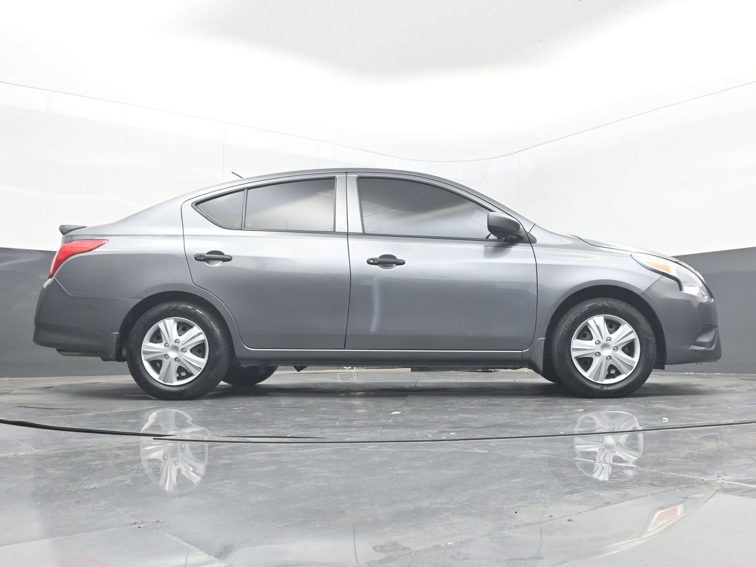 2019 Nissan Versa 1.6 S+