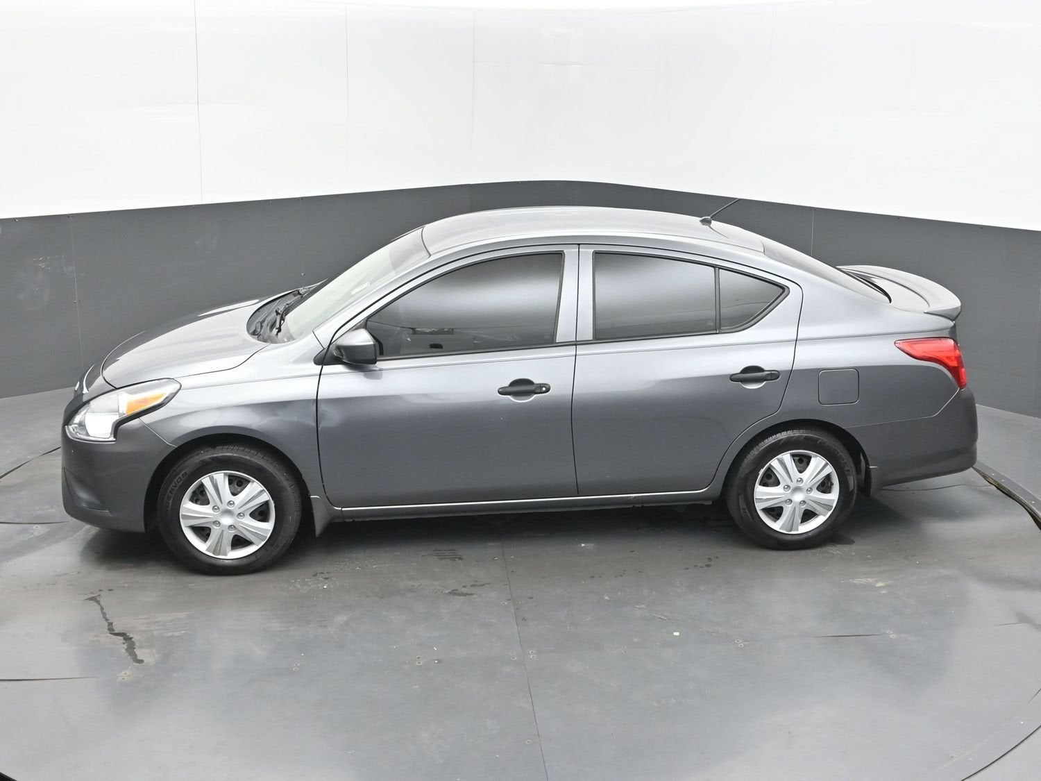 2019 Nissan Versa 1.6 S+