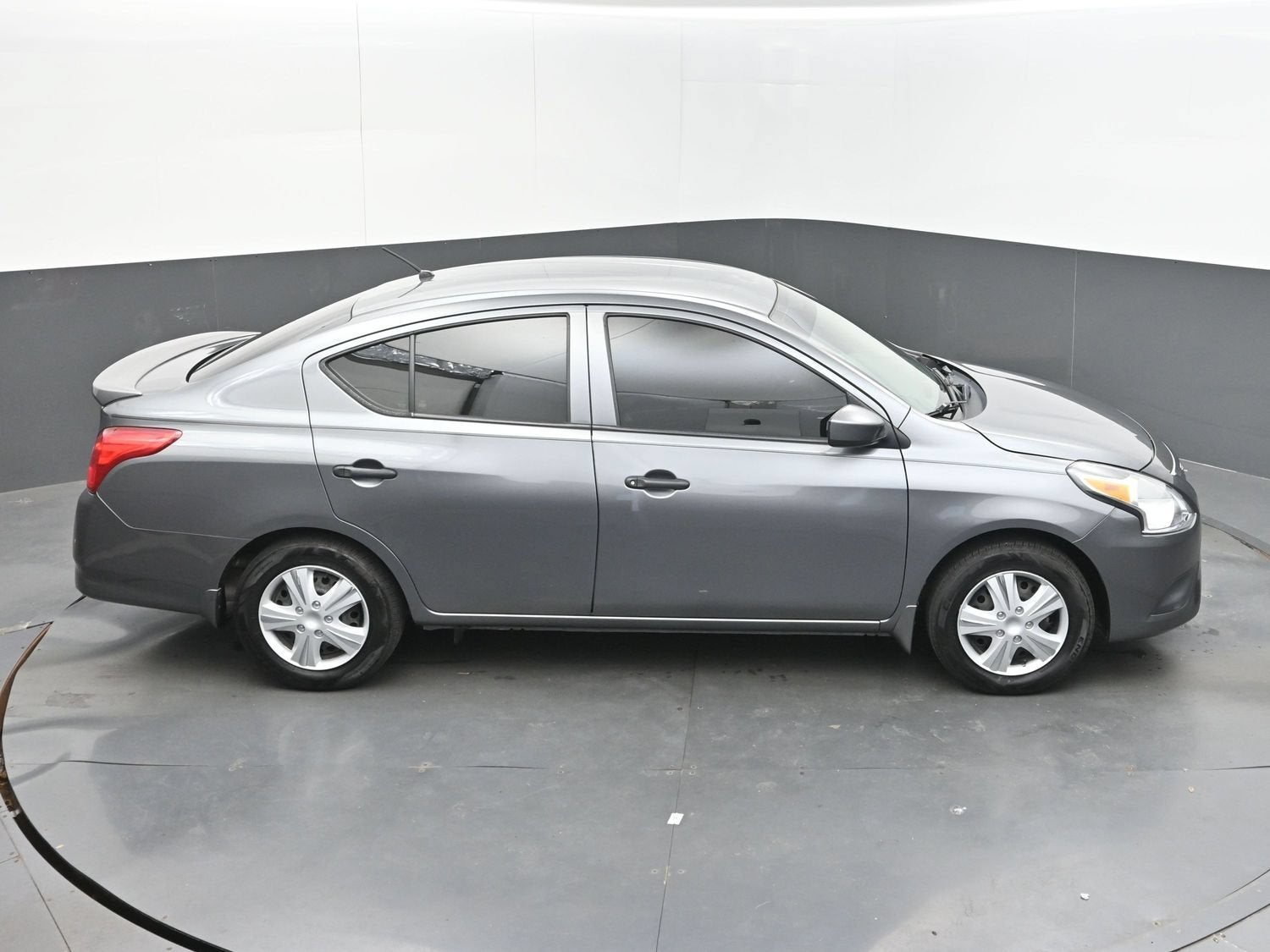 2019 Nissan Versa 1.6 S+