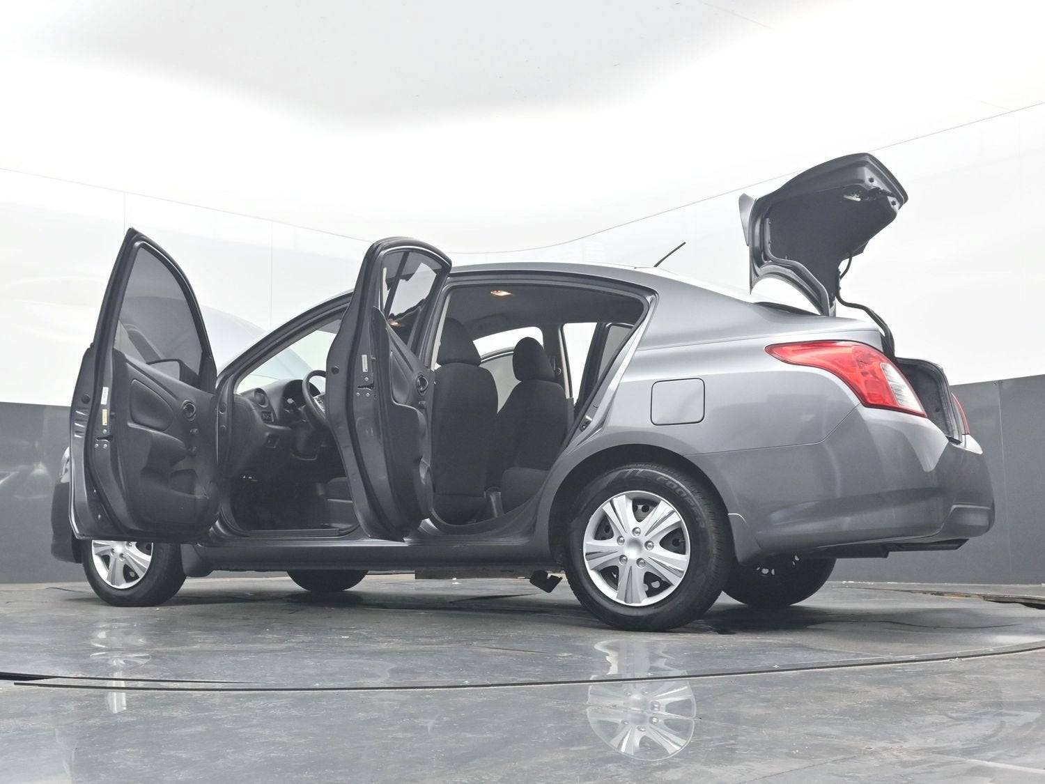 2019 Nissan Versa 1.6 S+
