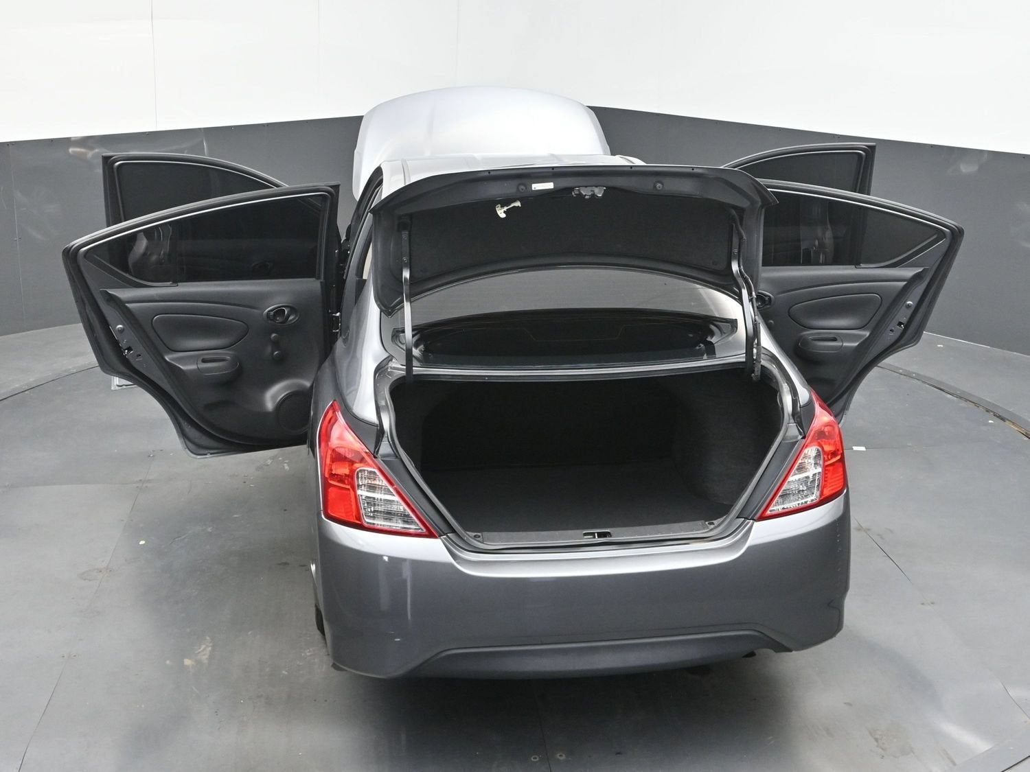 2019 Nissan Versa 1.6 S+