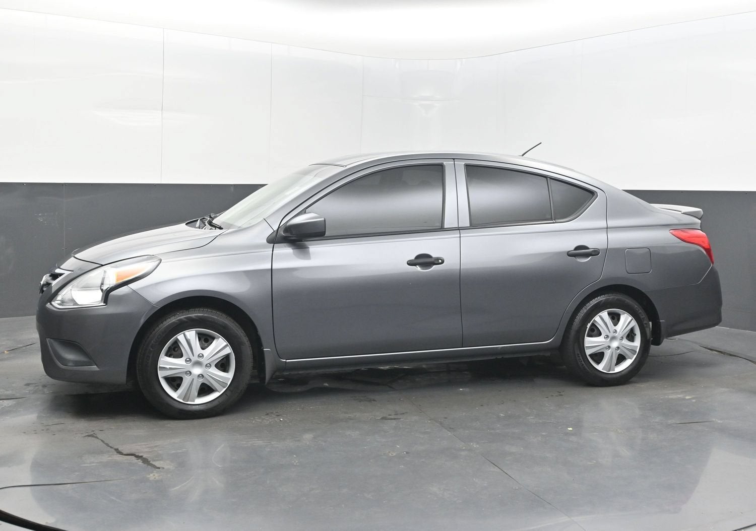 2019 Nissan Versa 1.6 S+
