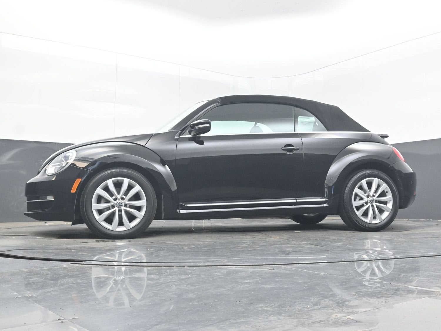 2014 Volkswagen Beetle Convertible 2.0L TDI