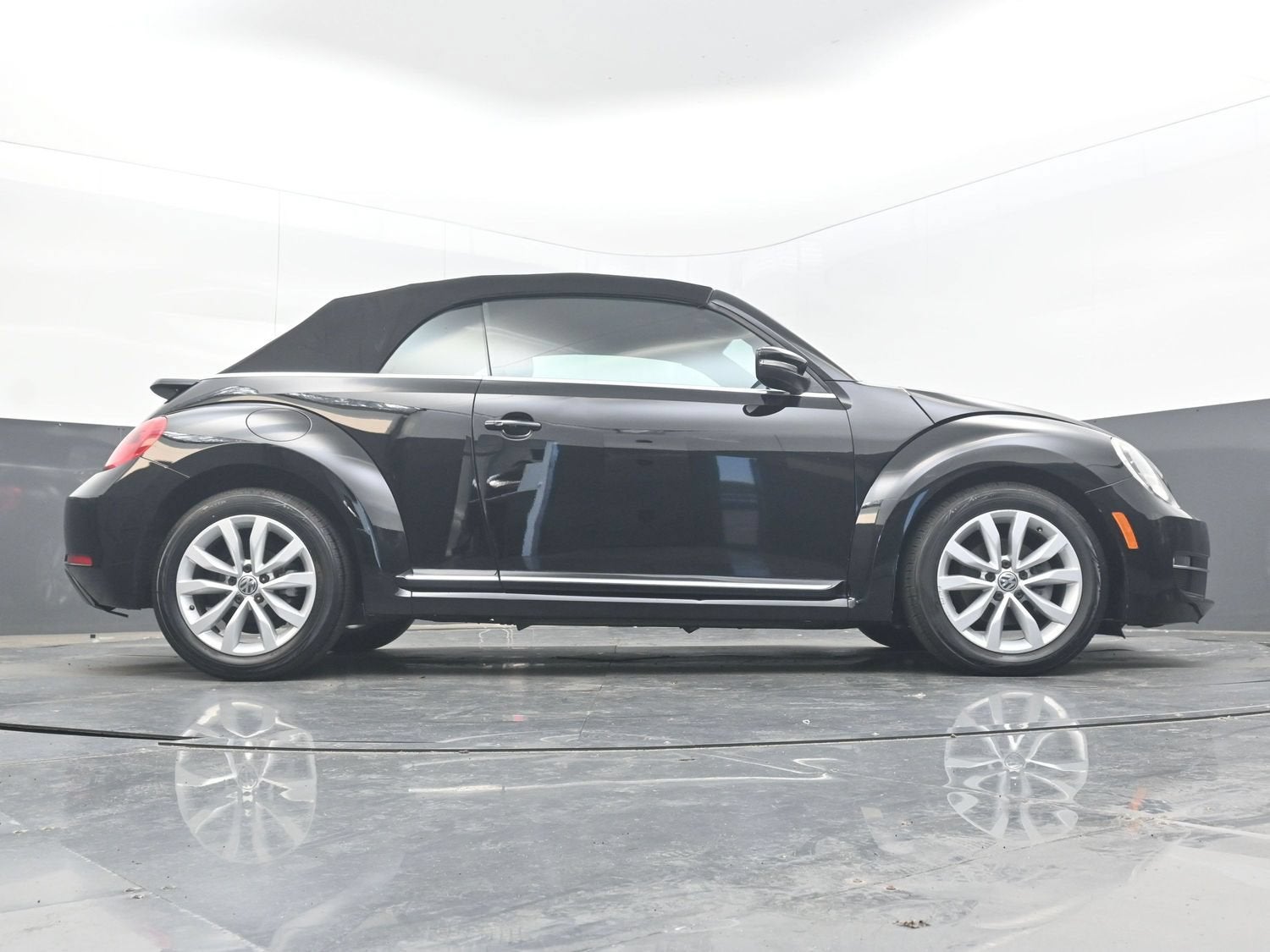 2014 Volkswagen Beetle Convertible 2.0L TDI