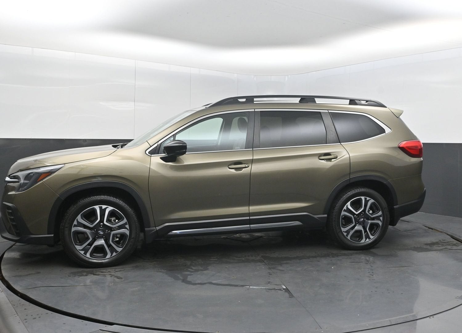 2024 Subaru Ascenso Limited 8-Passenger