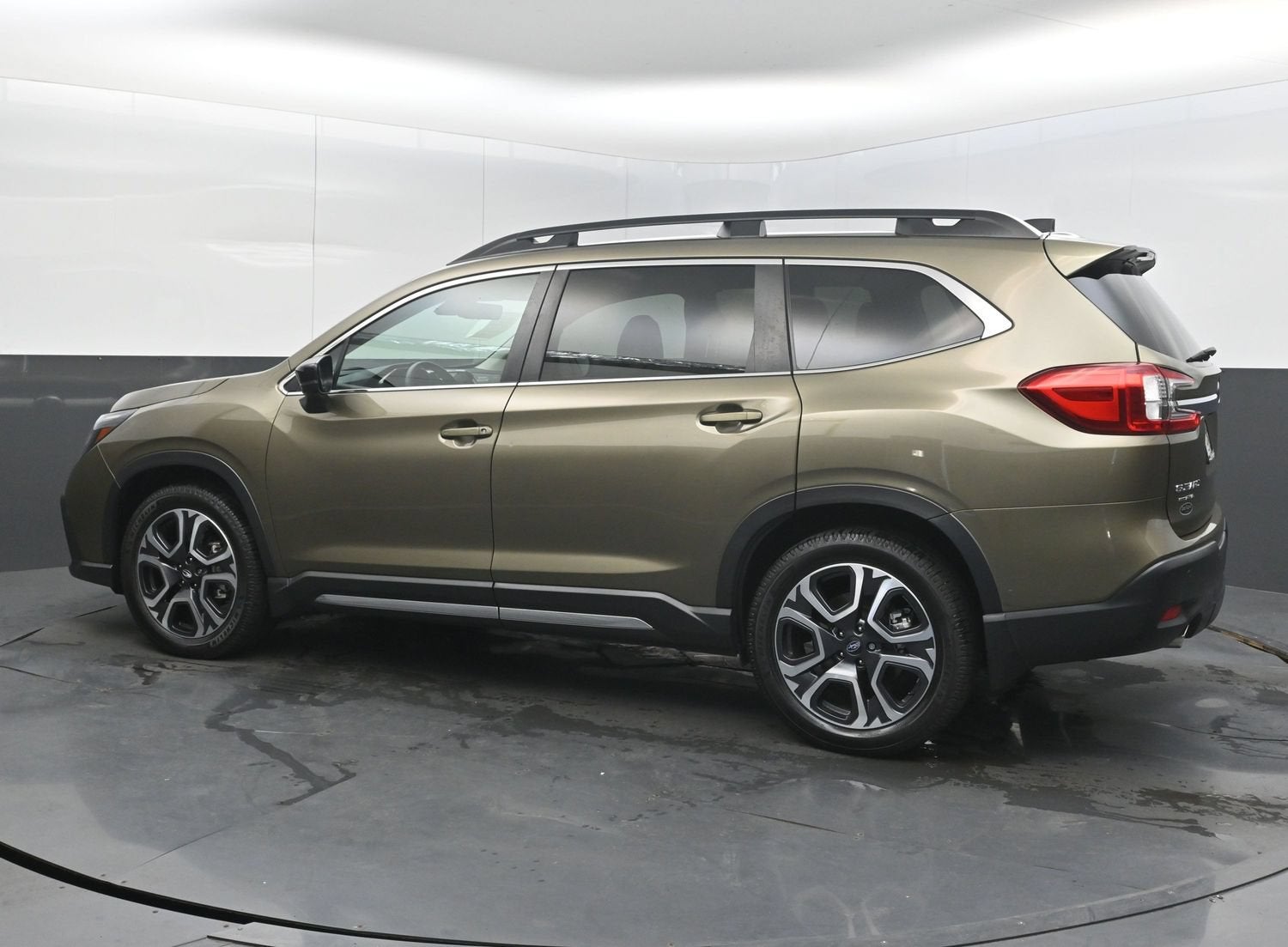 2024 Subaru Ascenso Limited 8-Passenger