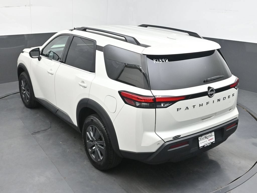 2024 Nissan Pathfinder SV