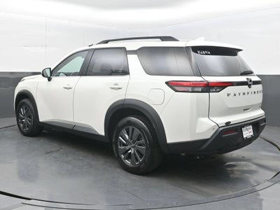 2024 Nissan Pathfinder SV