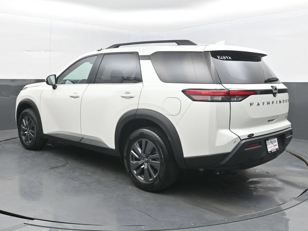 2024 Nissan Pathfinder SV