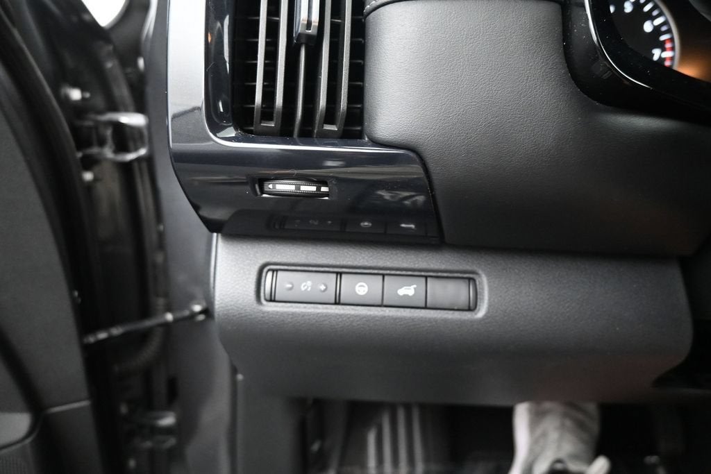 2025 Nissan Pathfinder SV FWD