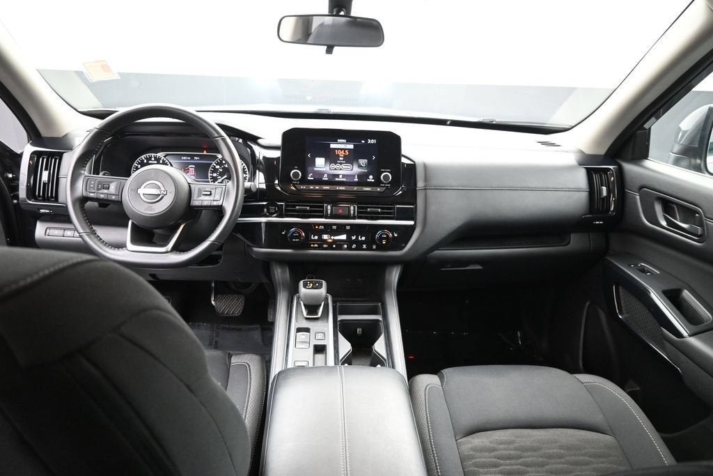 2025 Nissan Pathfinder SV FWD