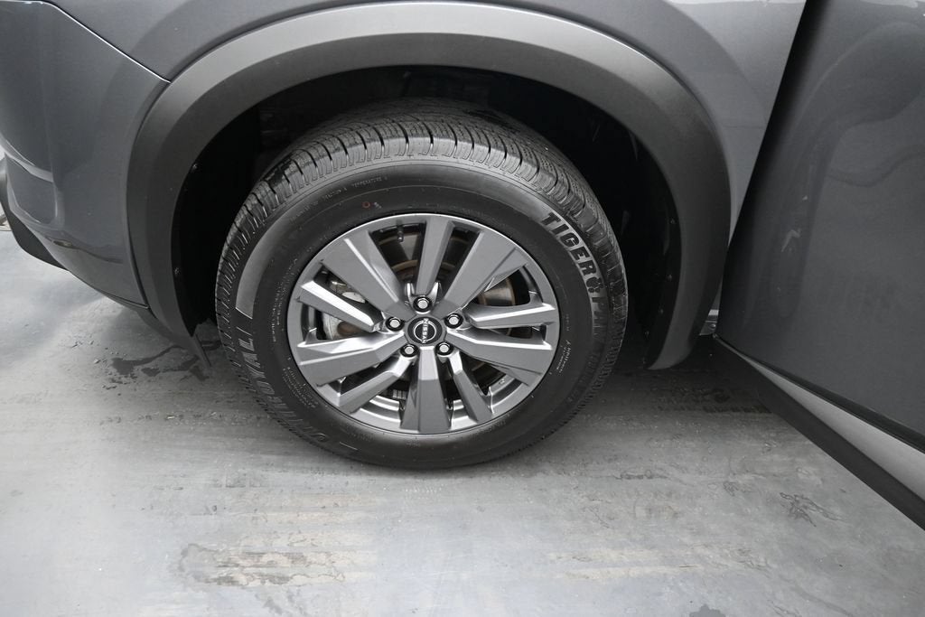 2025 Nissan Pathfinder SV FWD