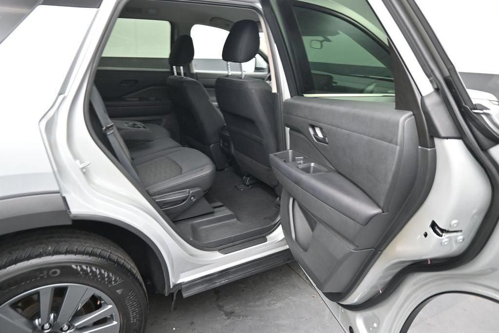 2025 Nissan Pathfinder SV FWD