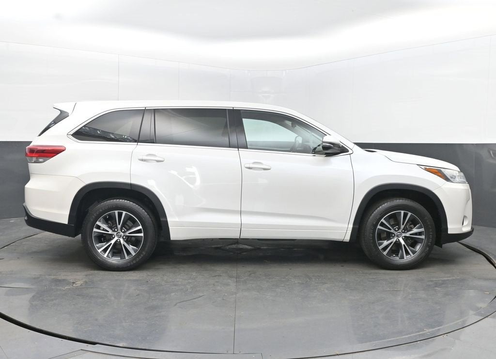 2017 Toyota Highlander LE