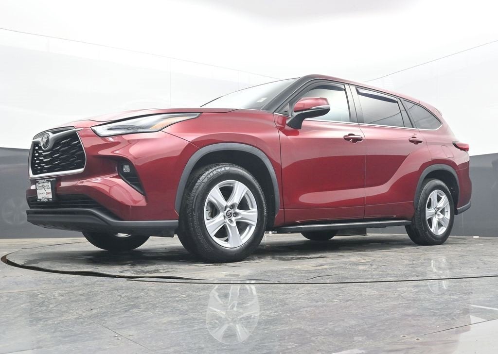 2022 Toyota Highlander LE
