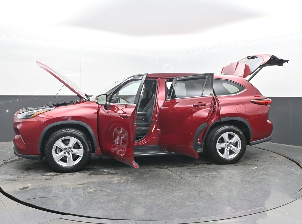 2022 Toyota Highlander LE