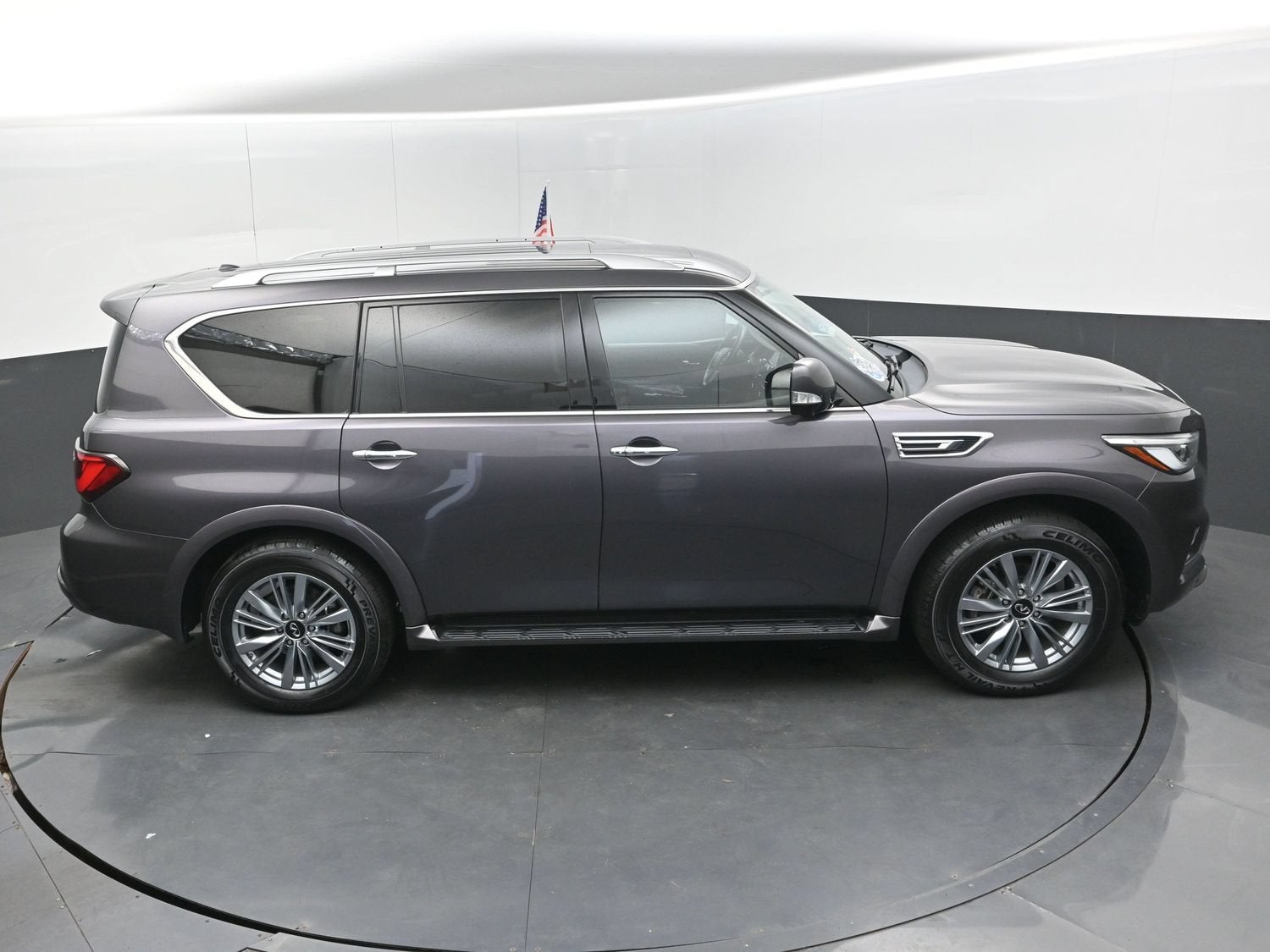 2024 INFINITI QX80 LUXE AWD