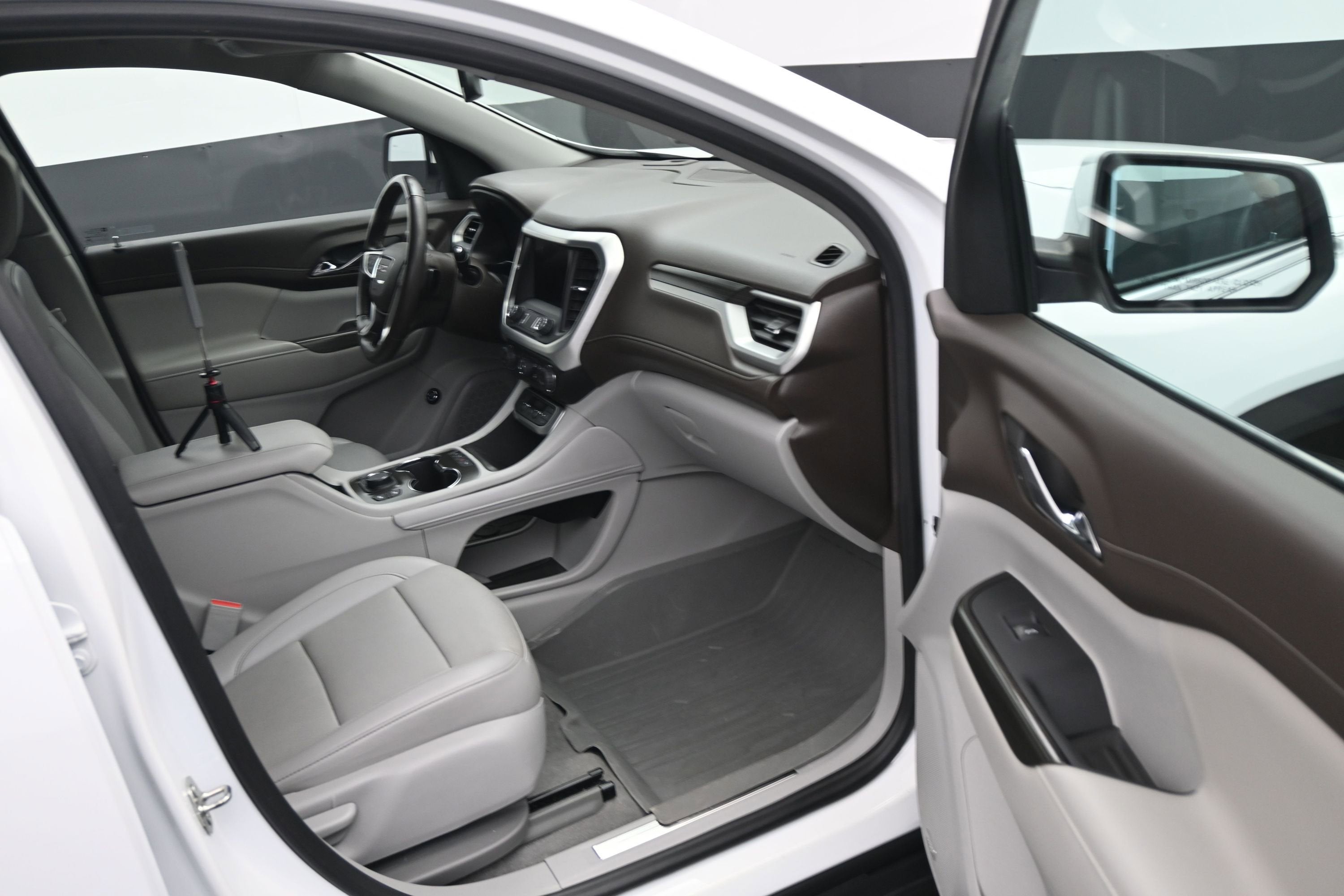 2022 GMC Acadia SLT