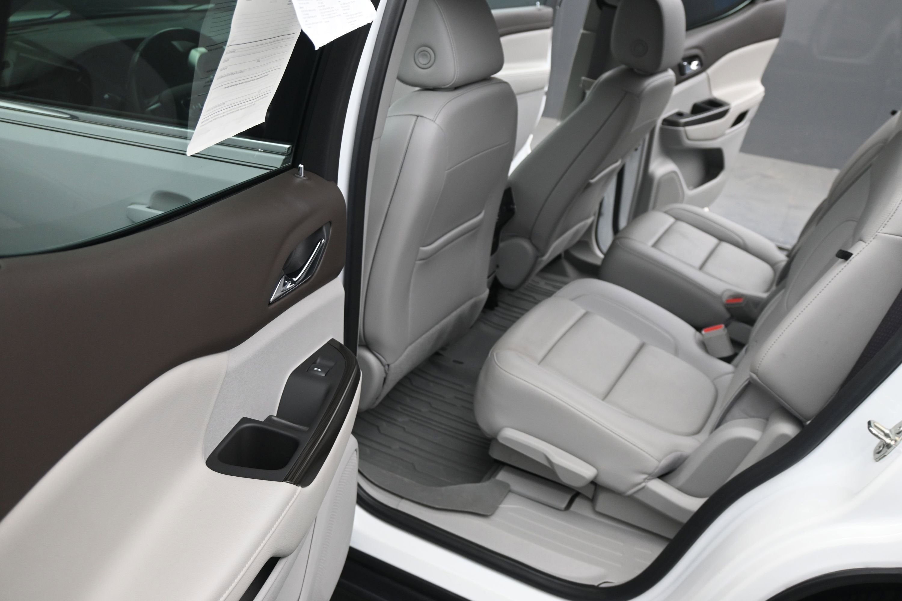 2022 GMC Acadia SLT