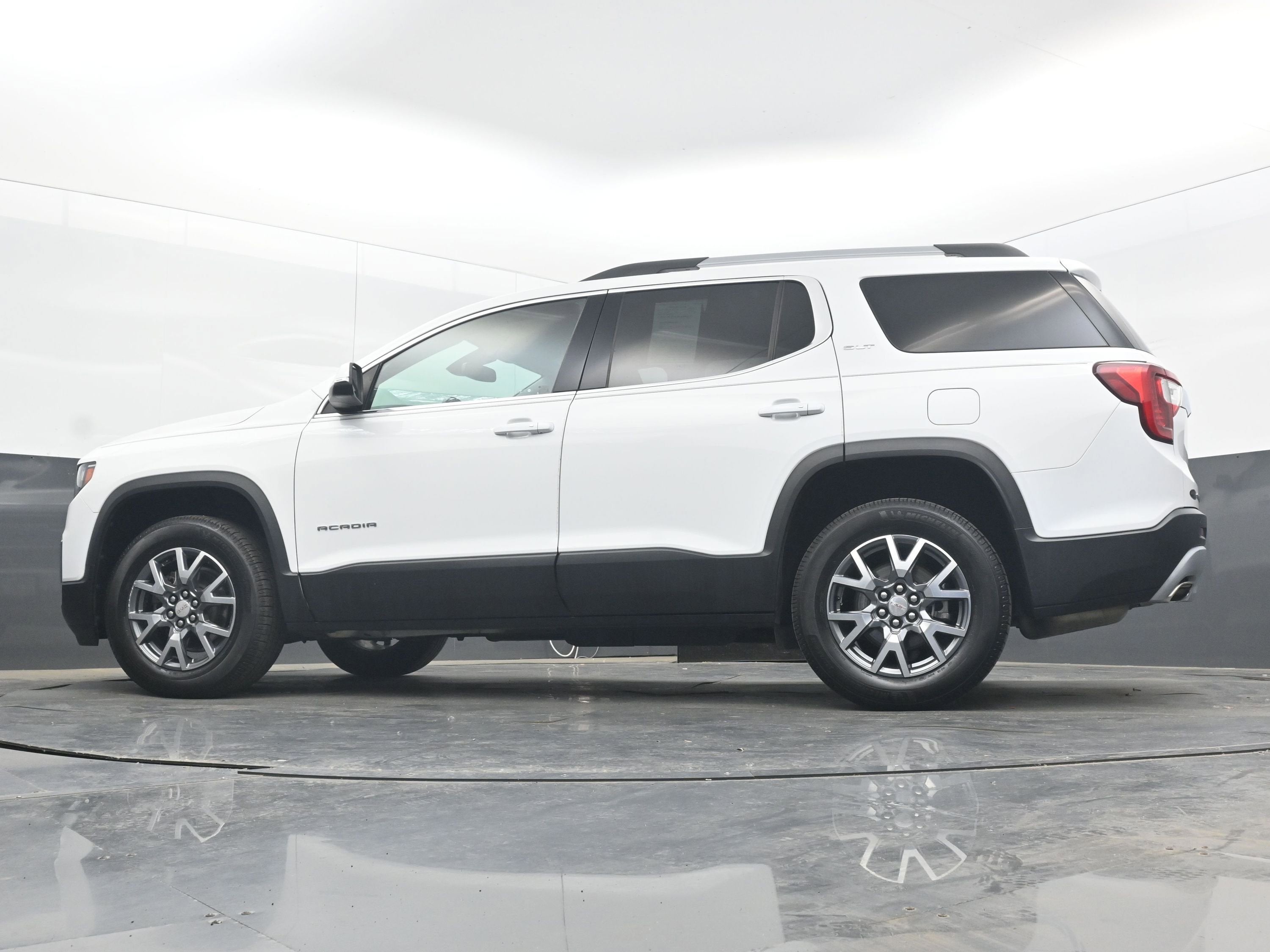 2022 GMC Acadia SLT