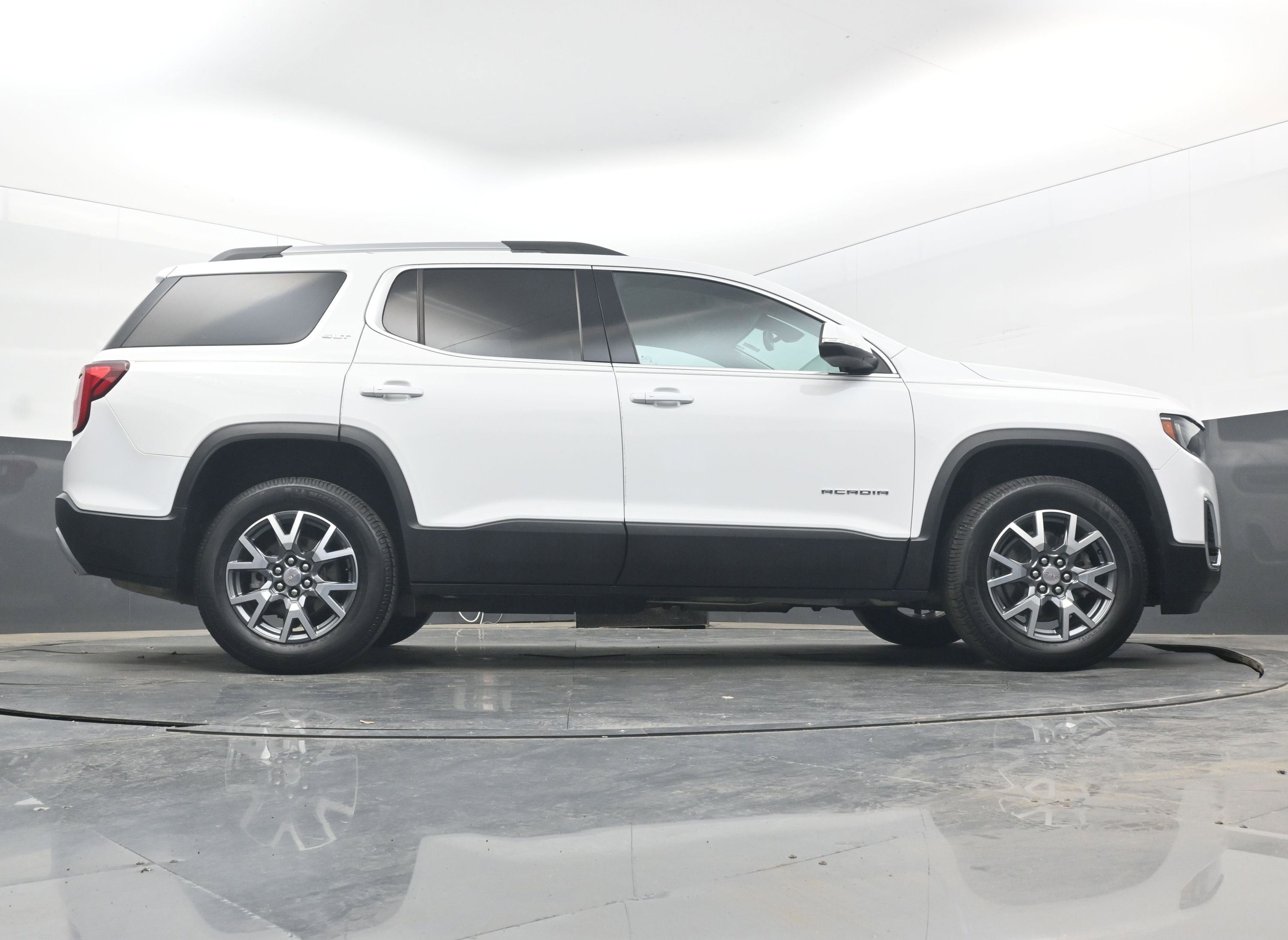 2022 GMC Acadia SLT