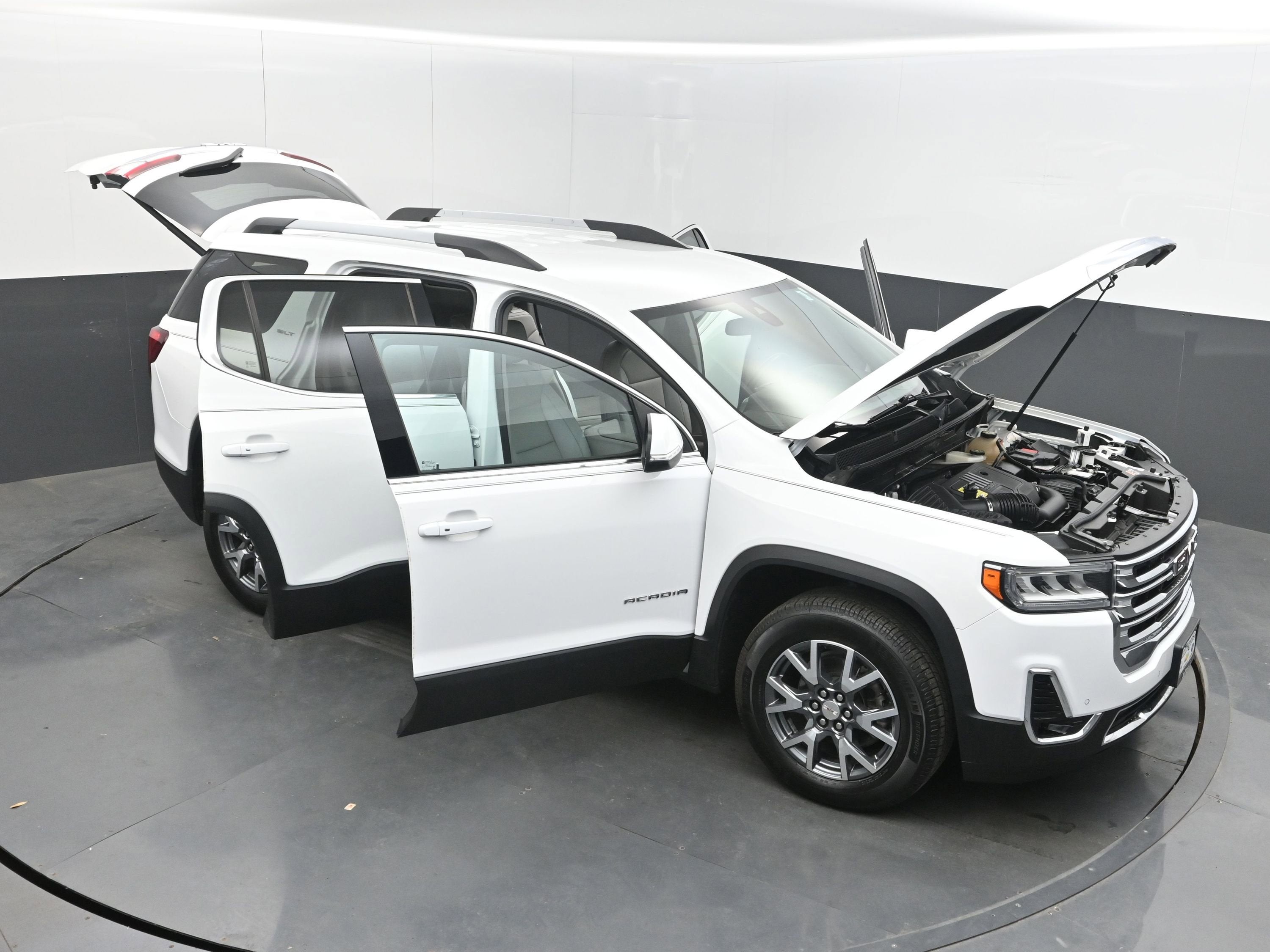 2022 GMC Acadia SLT