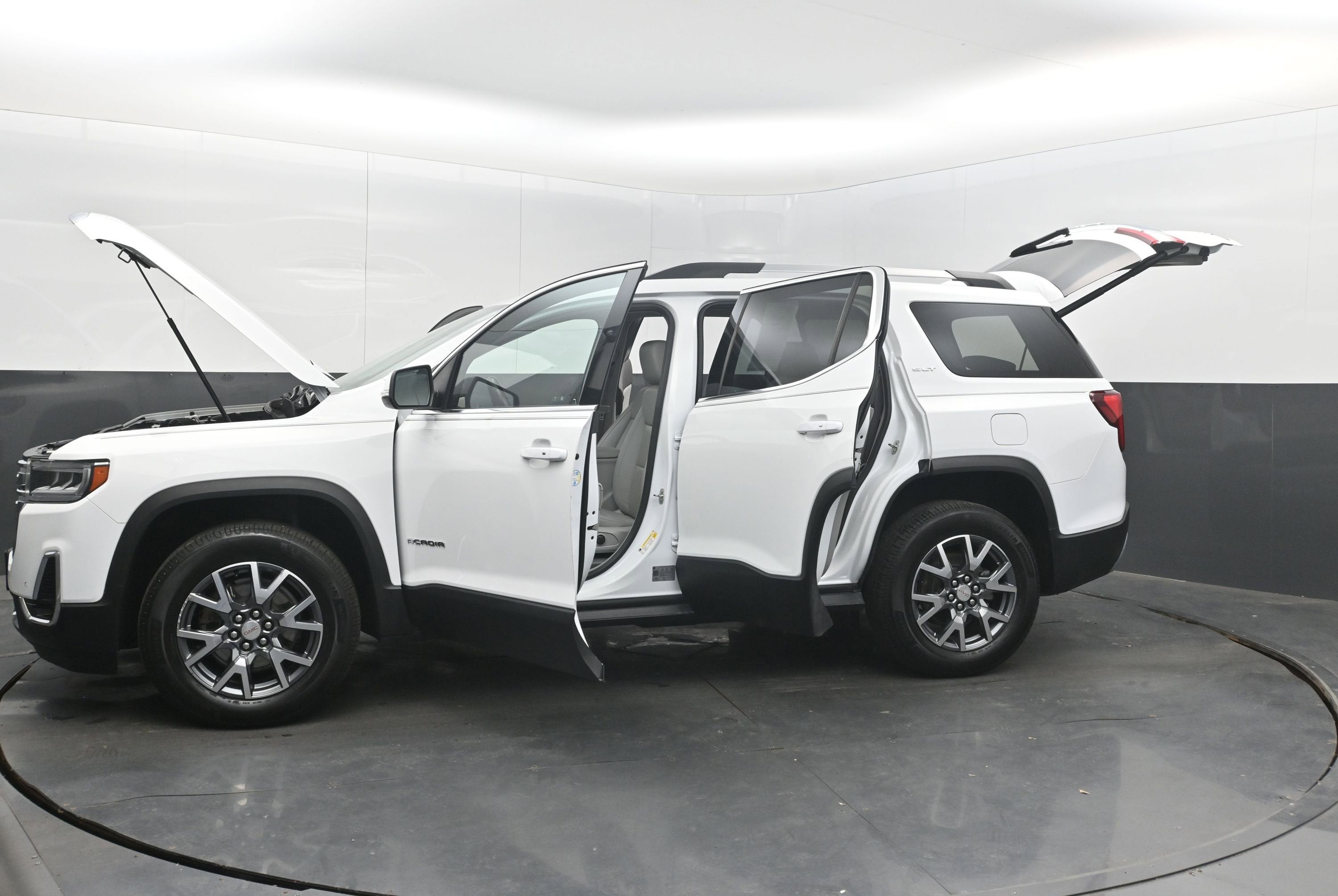 2022 GMC Acadia SLT