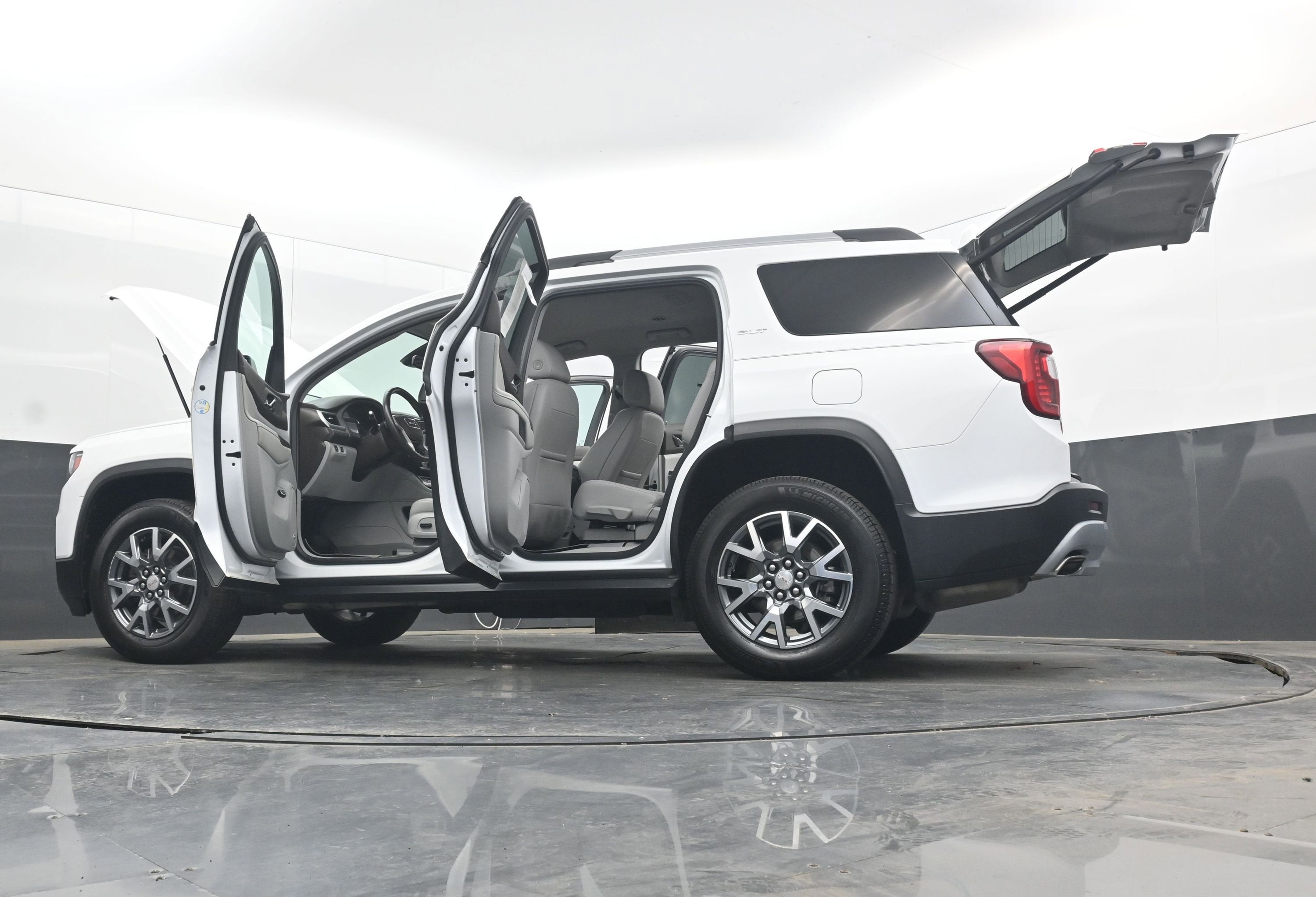 2022 GMC Acadia SLT