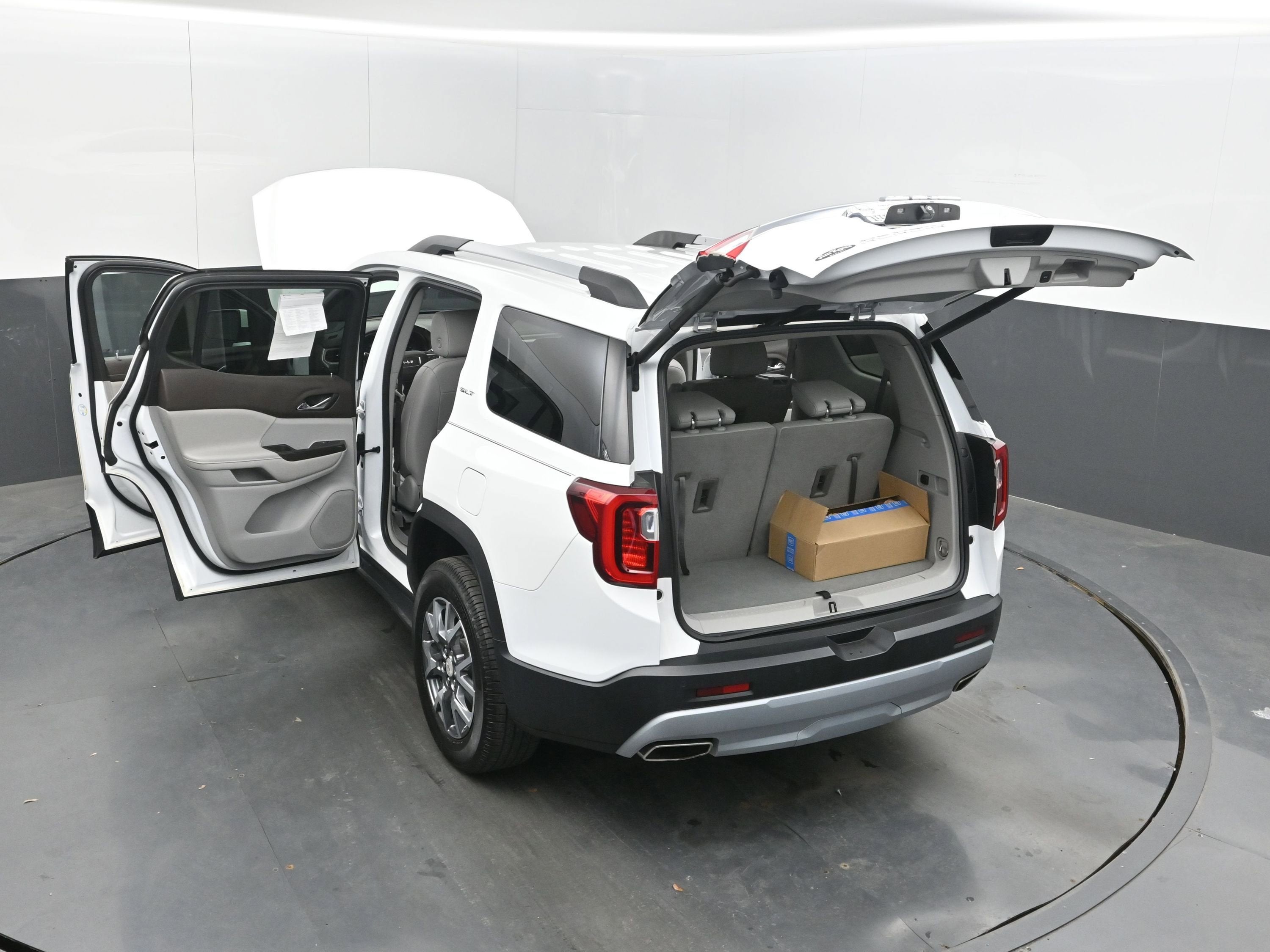2022 GMC Acadia SLT
