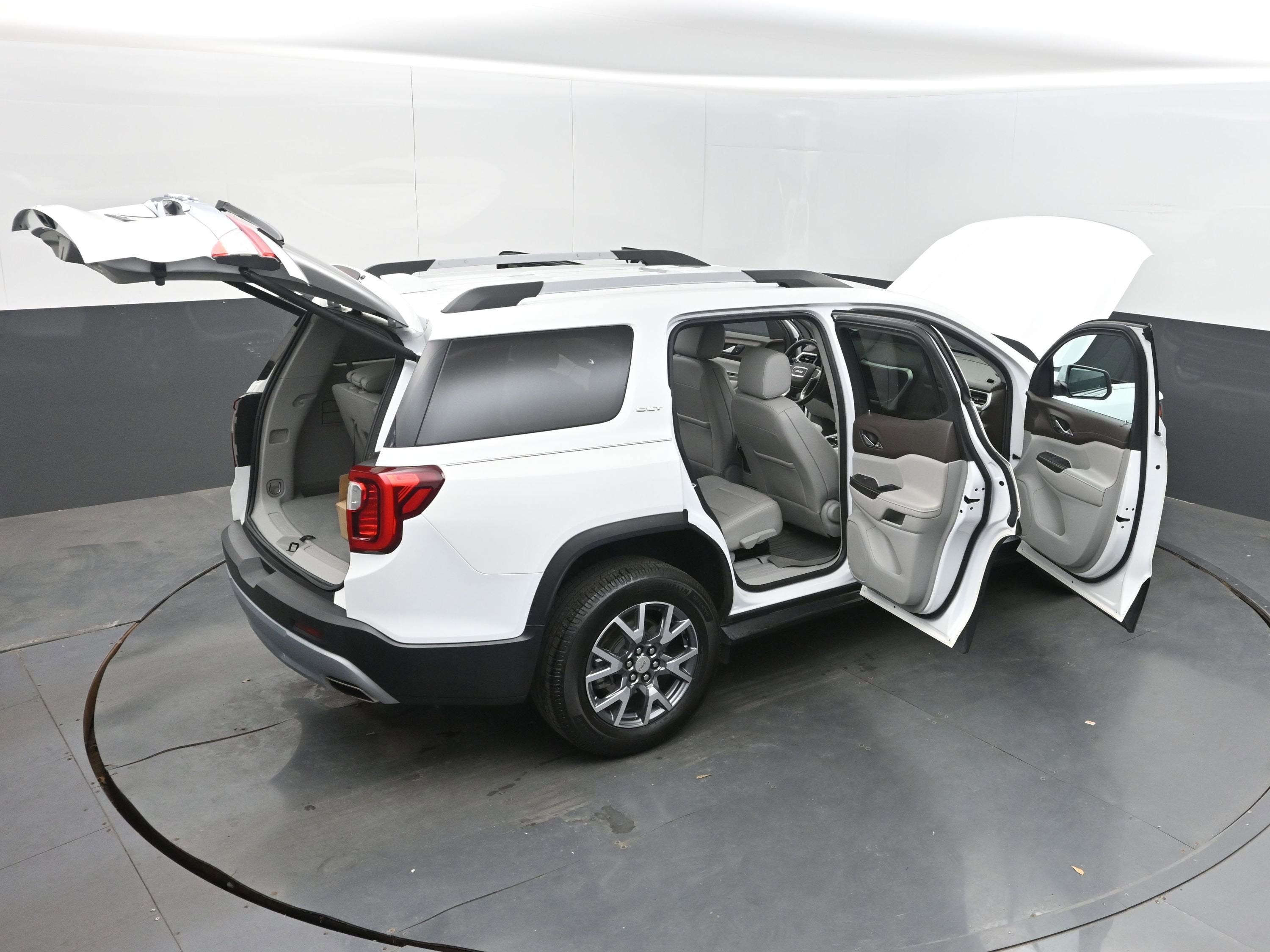 2022 GMC Acadia SLT