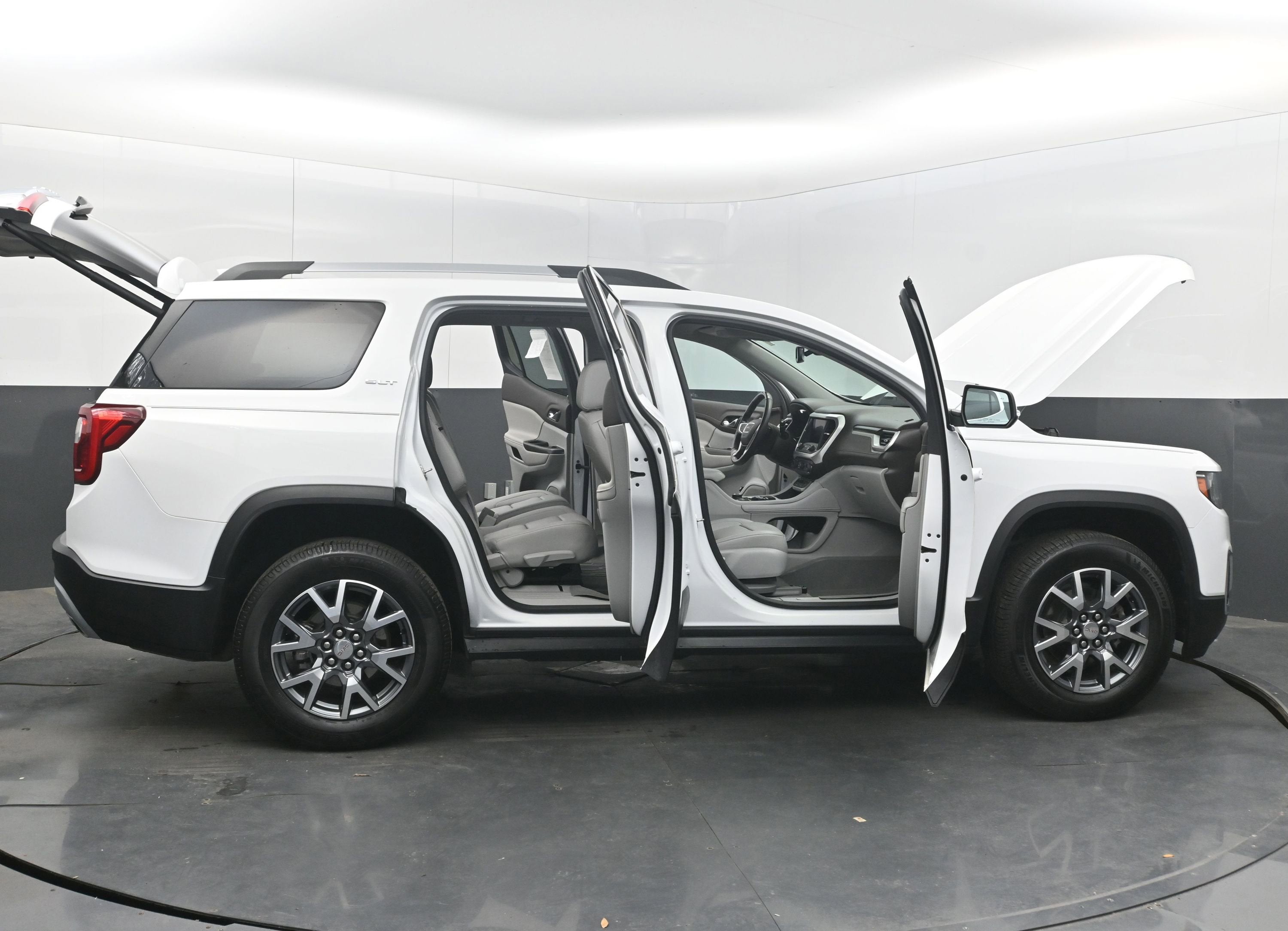 2022 GMC Acadia SLT