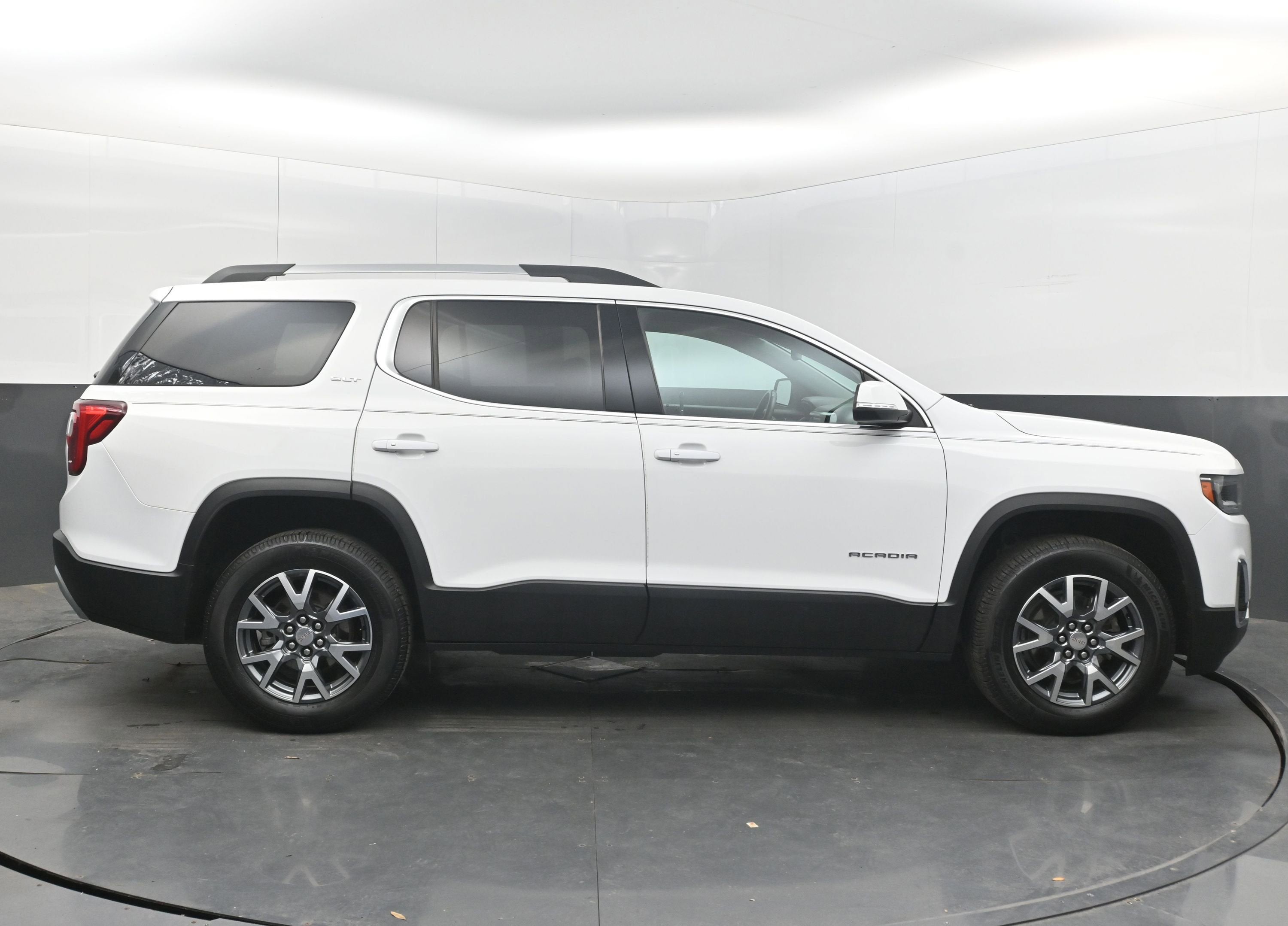2022 GMC Acadia SLT