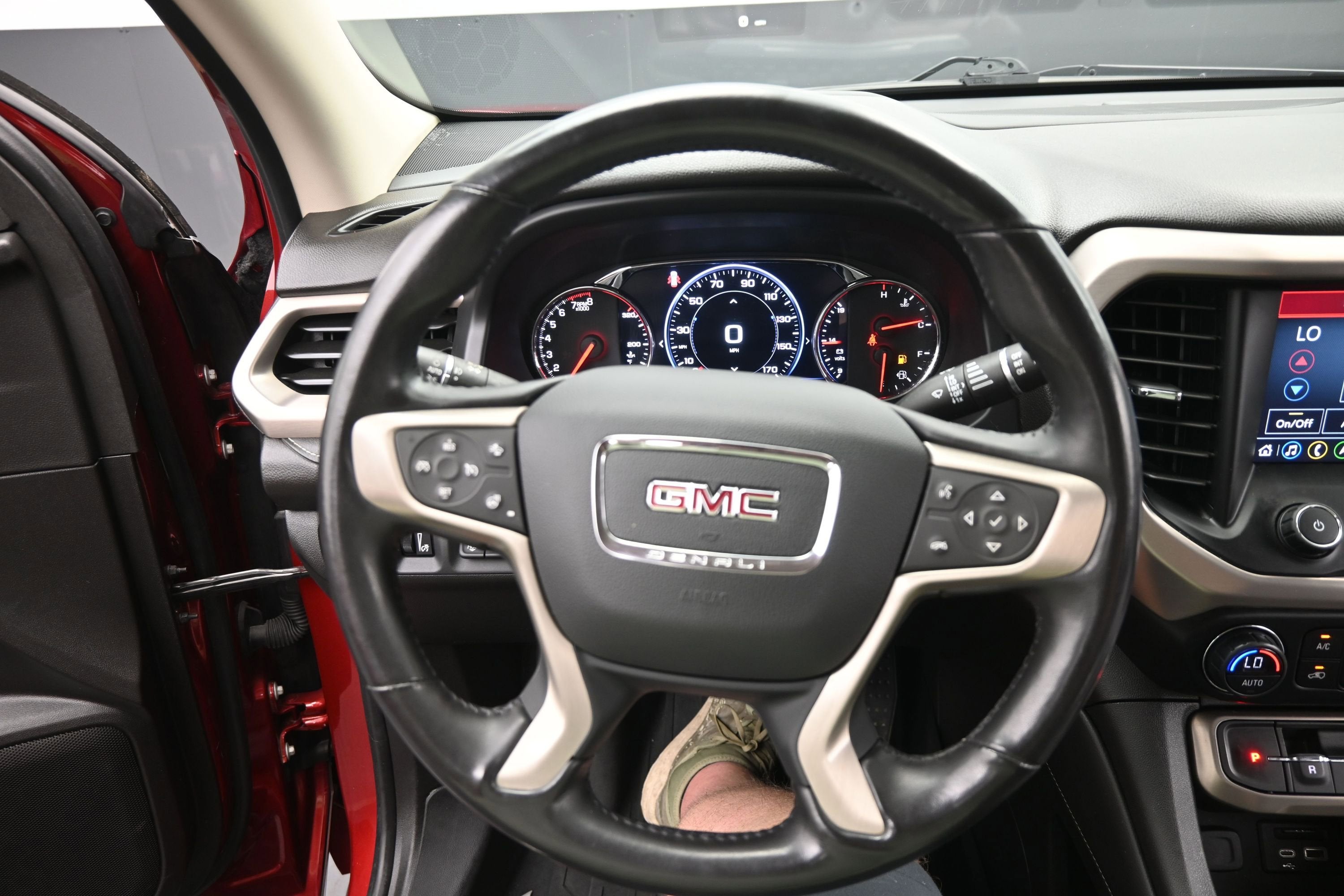 2022 GMC Acadia Denali