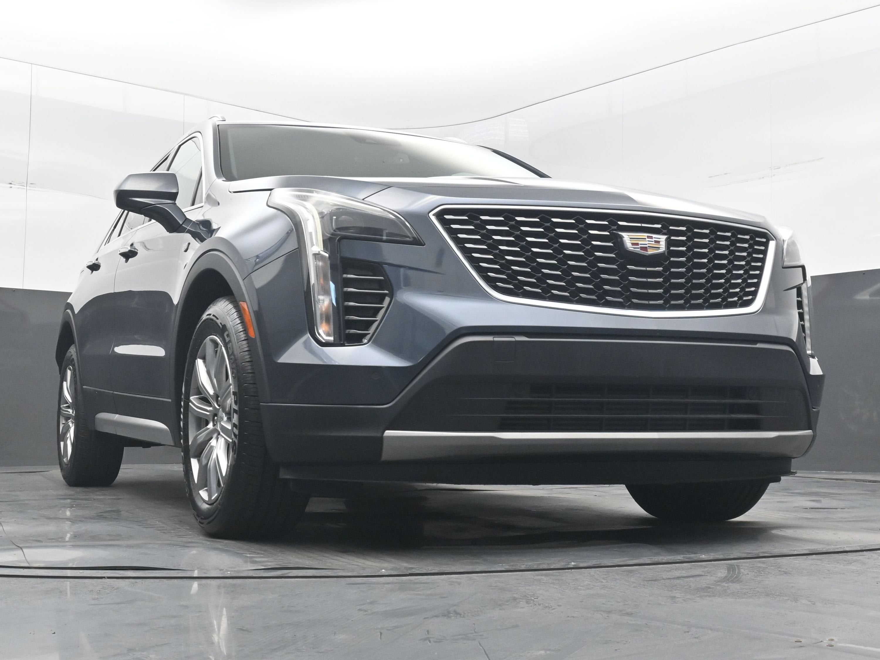 2020 Cadillac XT4 FWD Premium Luxury