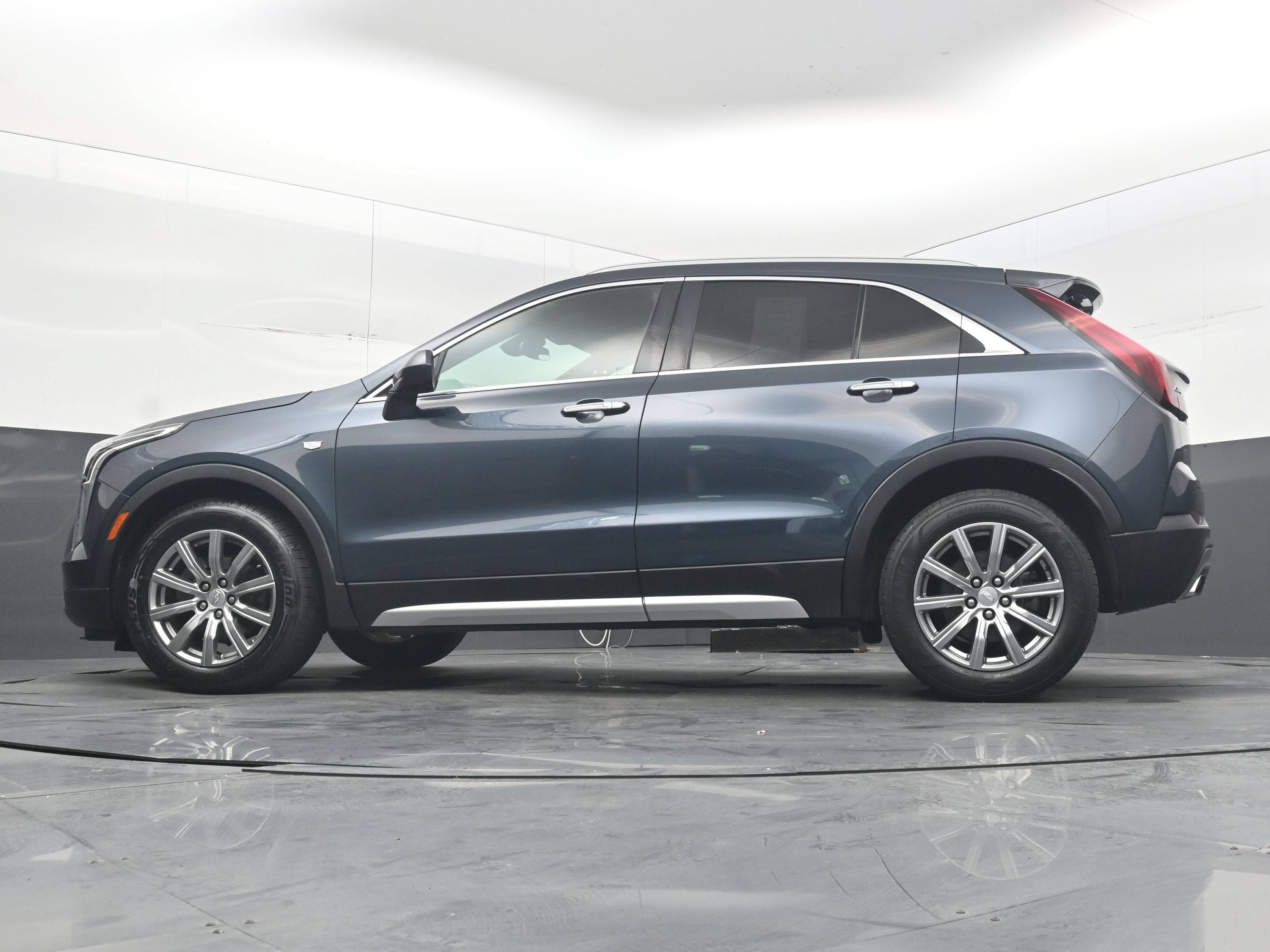 2020 Cadillac XT4 FWD Premium Luxury