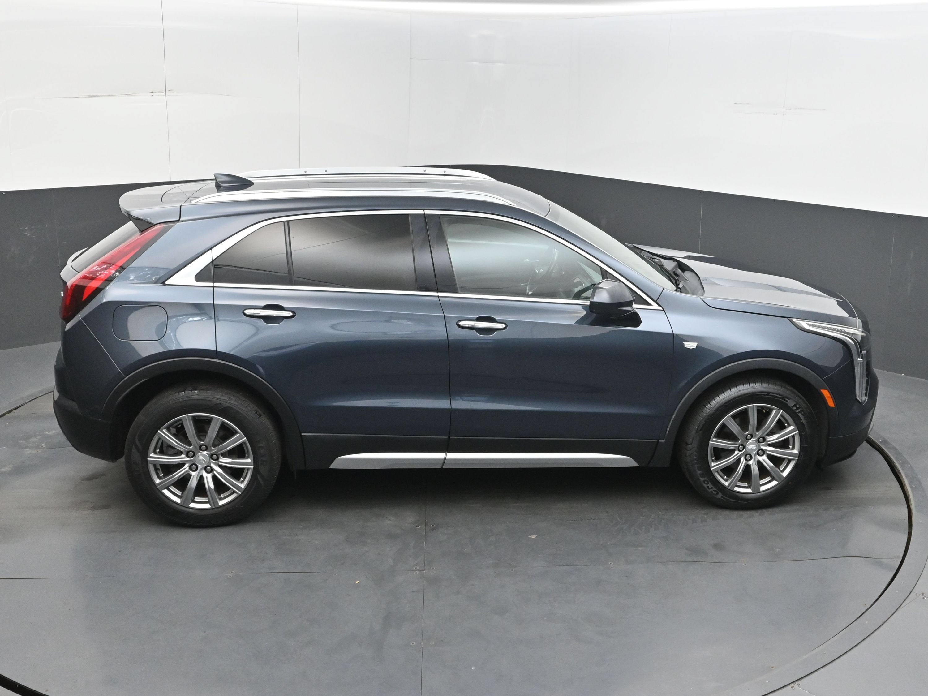 2020 Cadillac XT4 FWD Premium Luxury