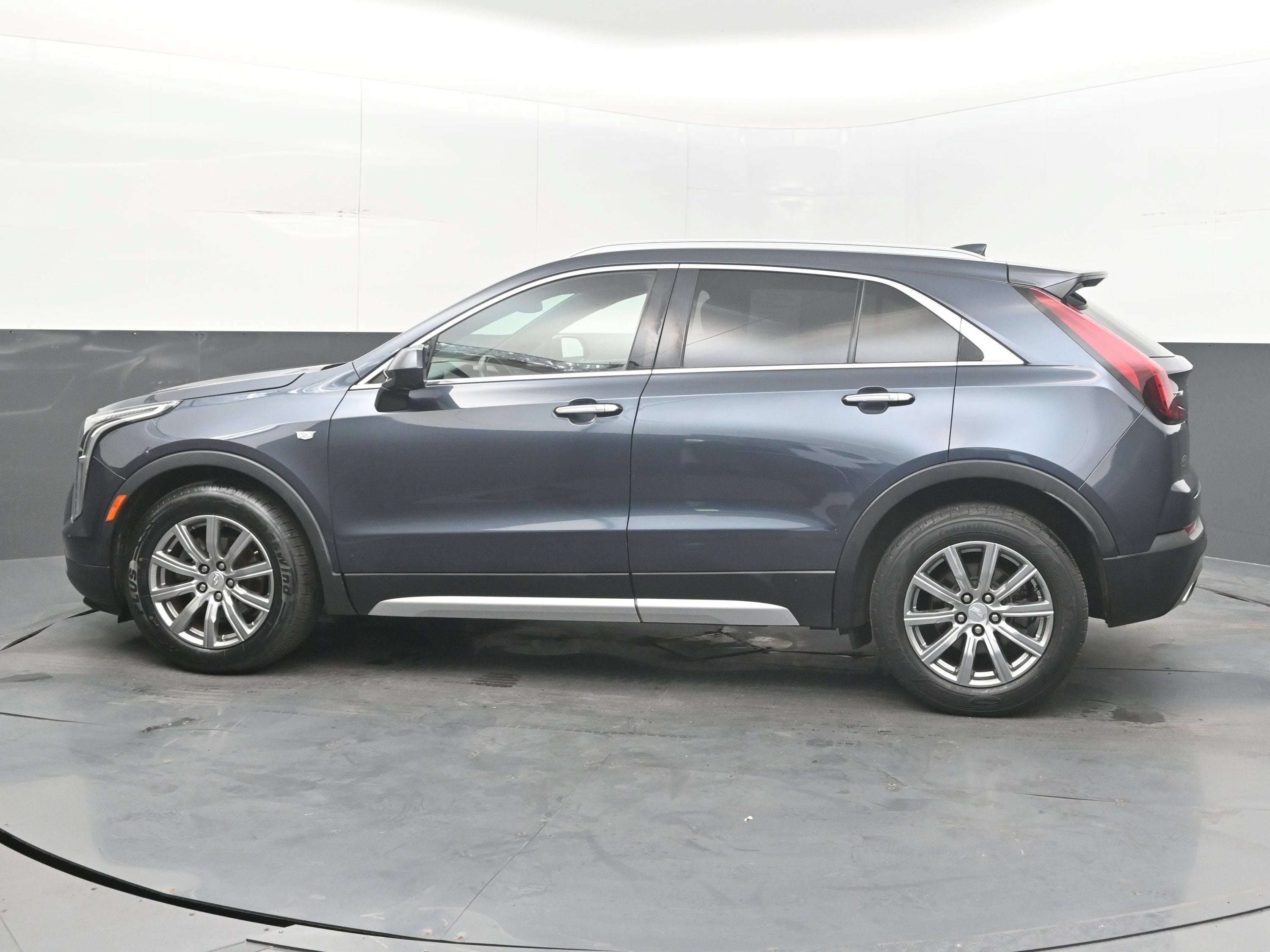 2020 Cadillac XT4 FWD Premium Luxury