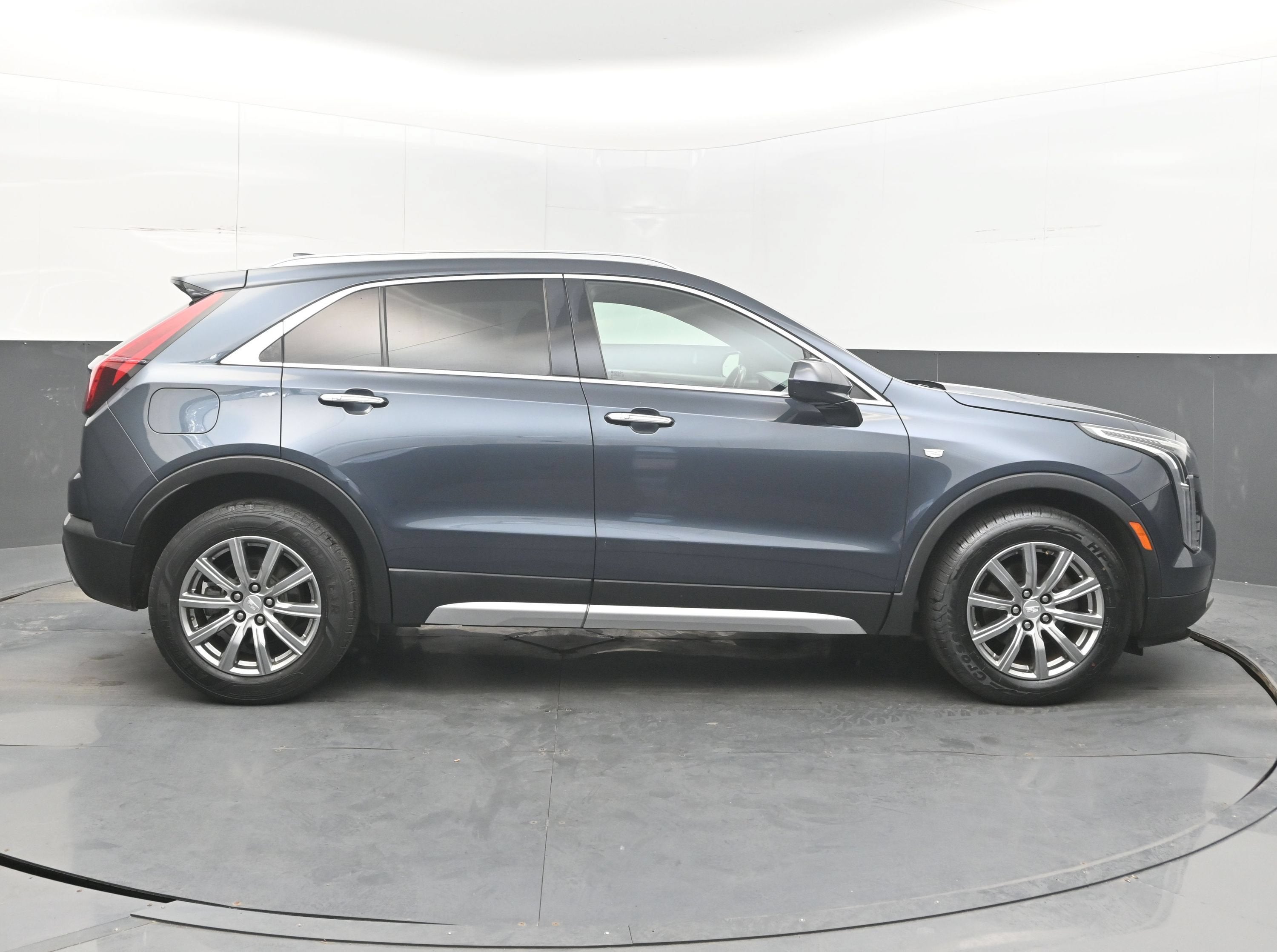 2020 Cadillac XT4 FWD Premium Luxury