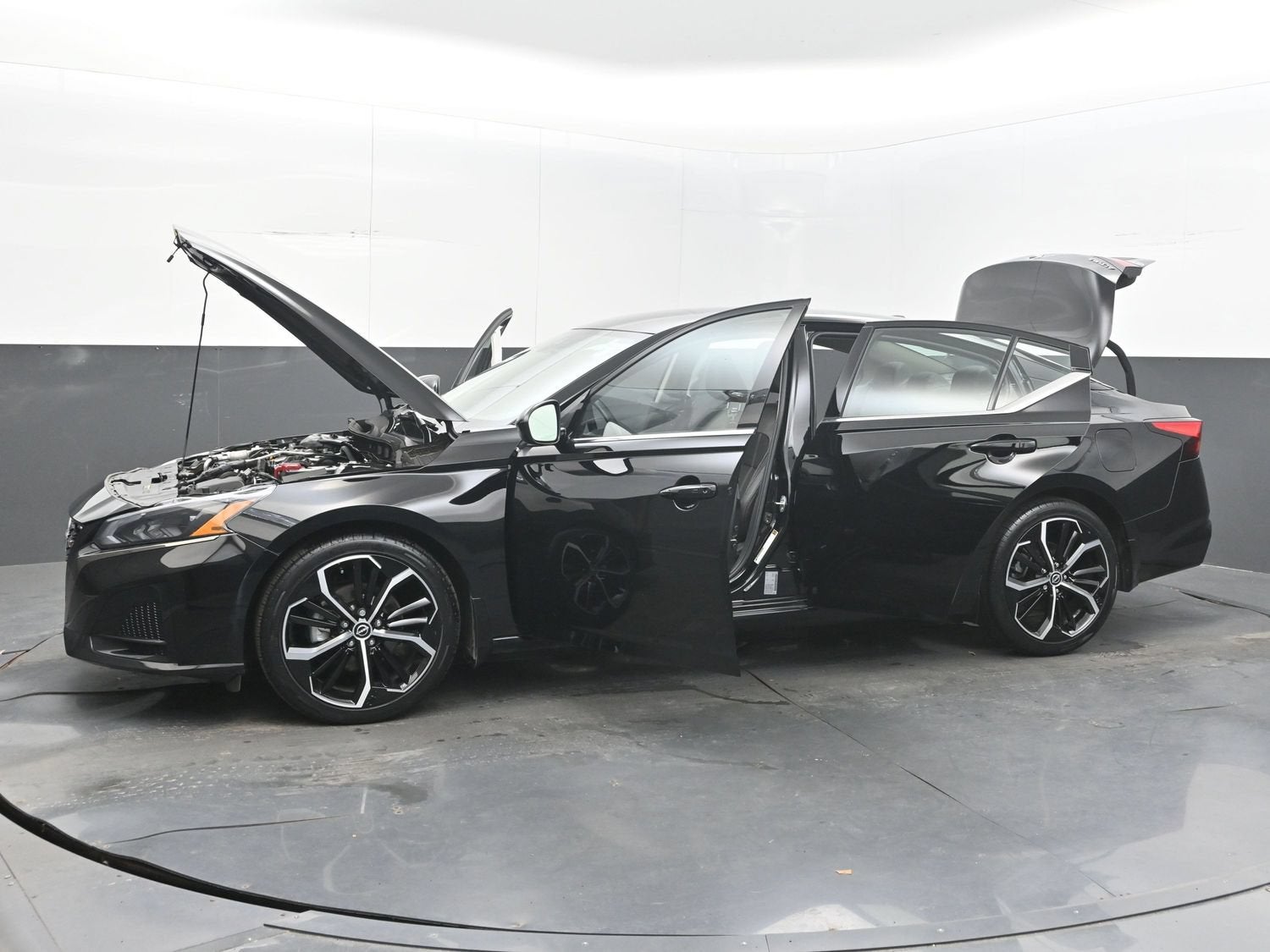 2025 Nissan Altima SR