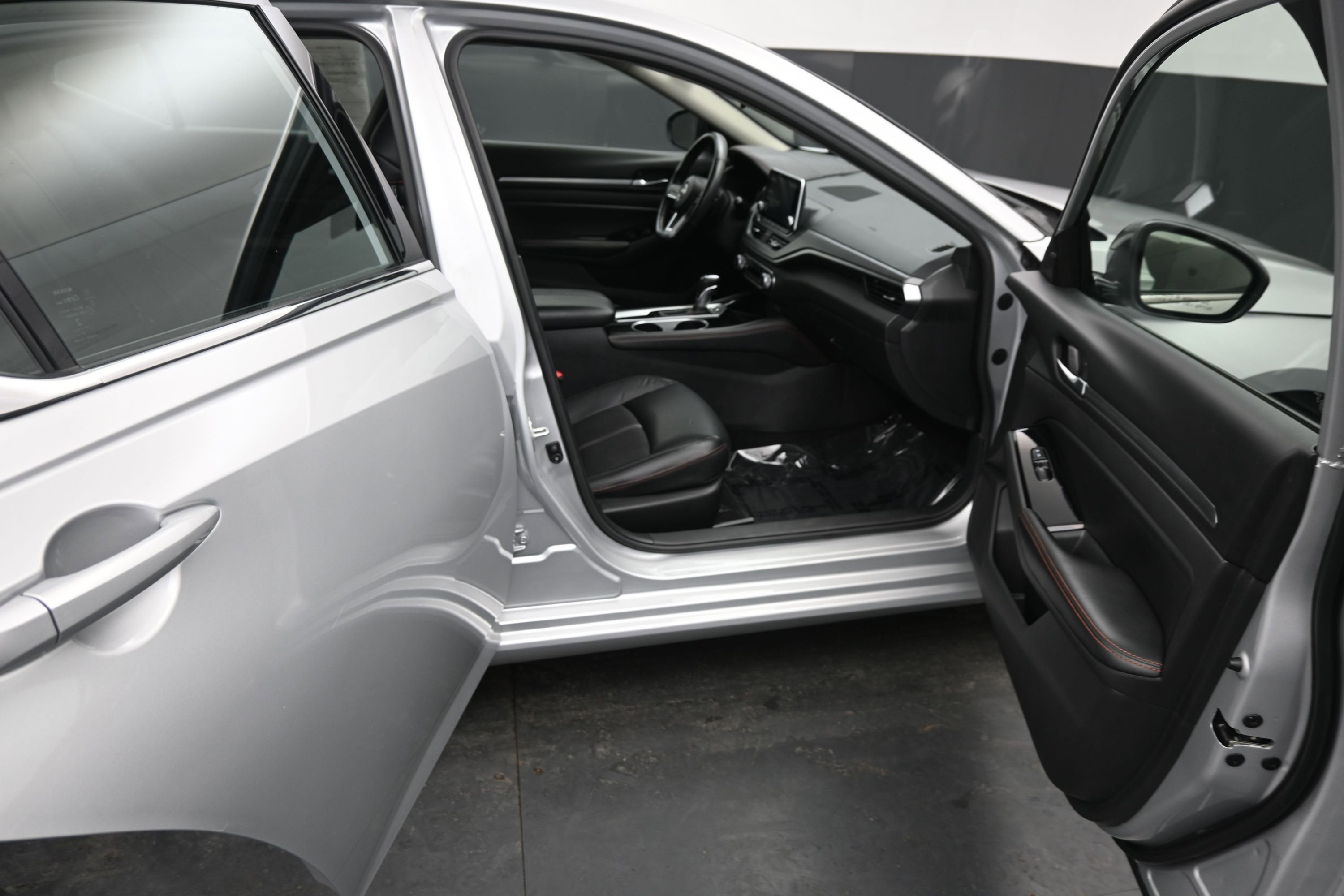 2024 Nissan ALTIMA SR