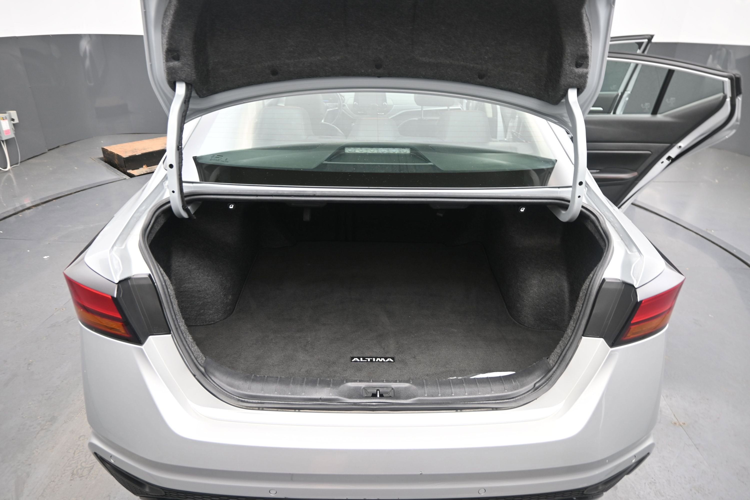 2024 Nissan ALTIMA SR