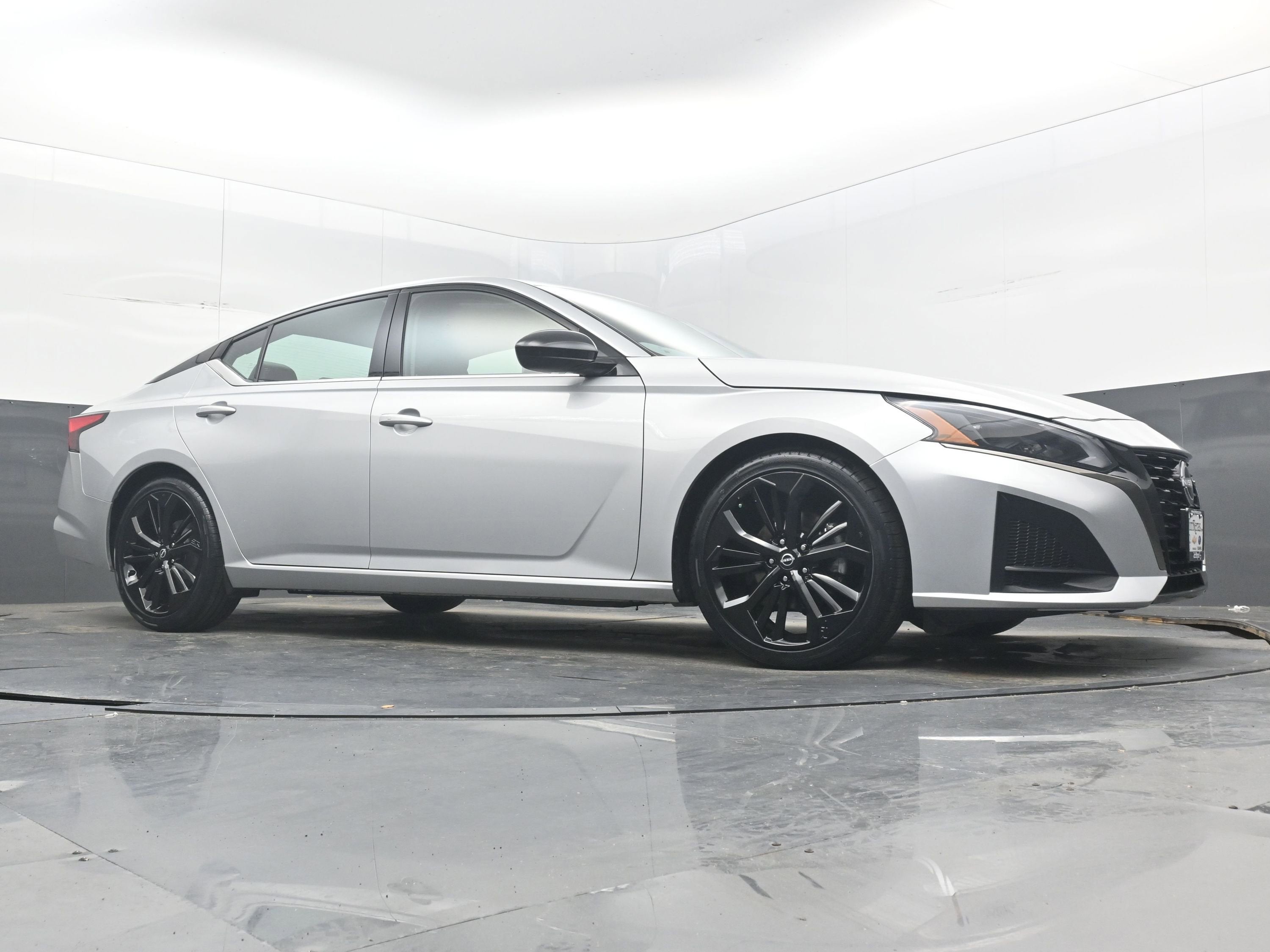 2024 Nissan ALTIMA SR