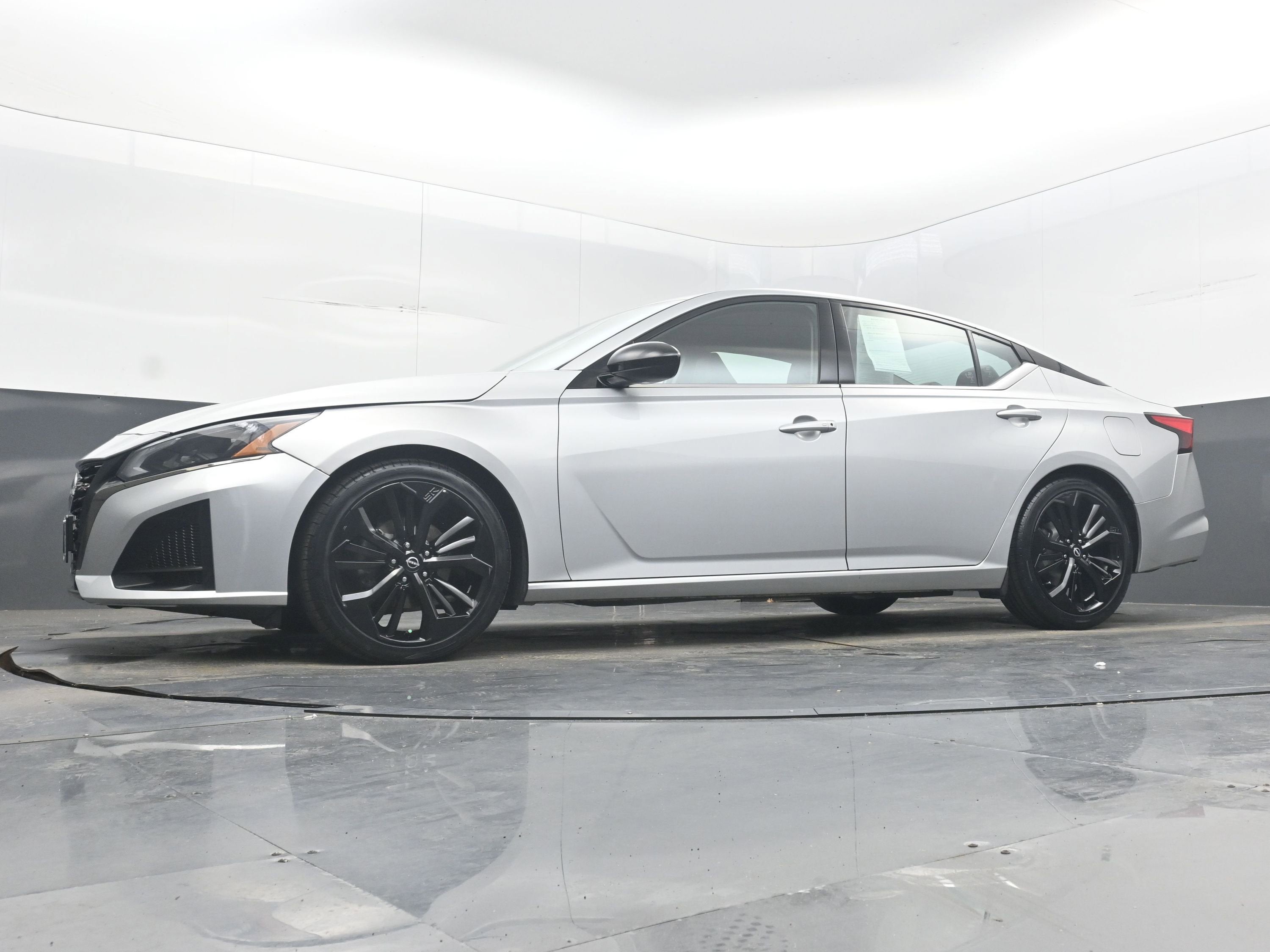 2024 Nissan ALTIMA SR