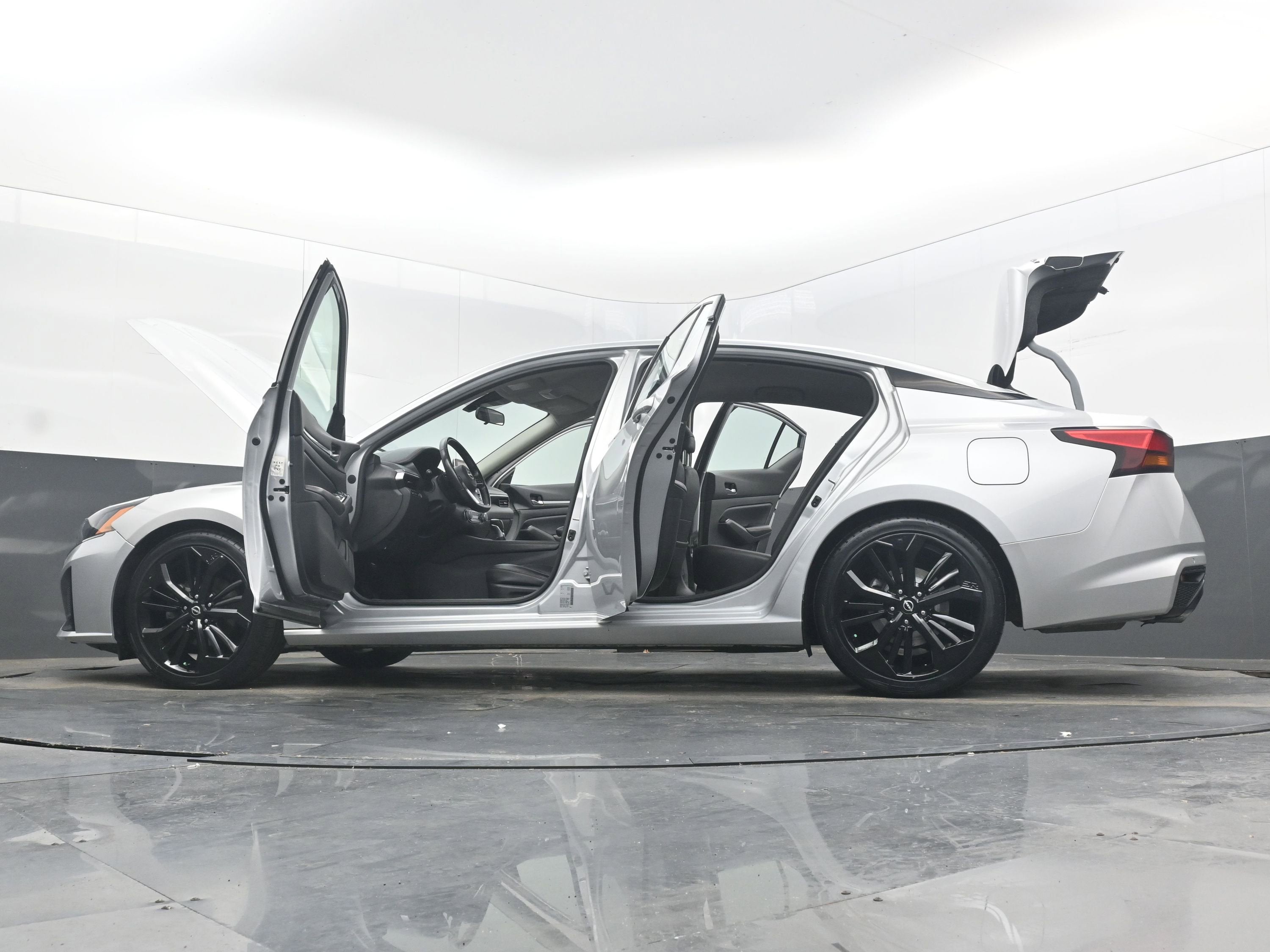 2024 Nissan ALTIMA SR