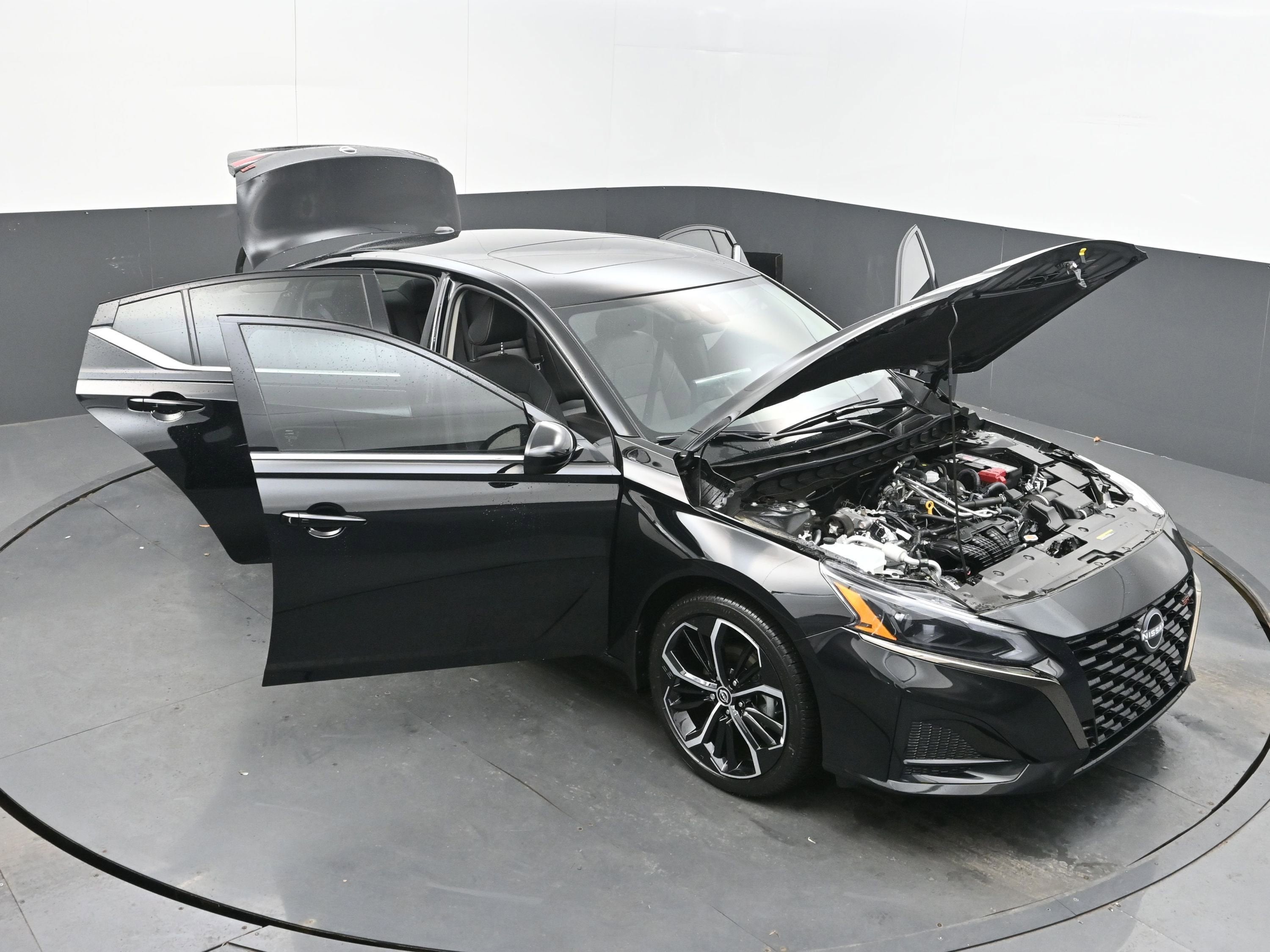 2025 Nissan ALTIMA SR