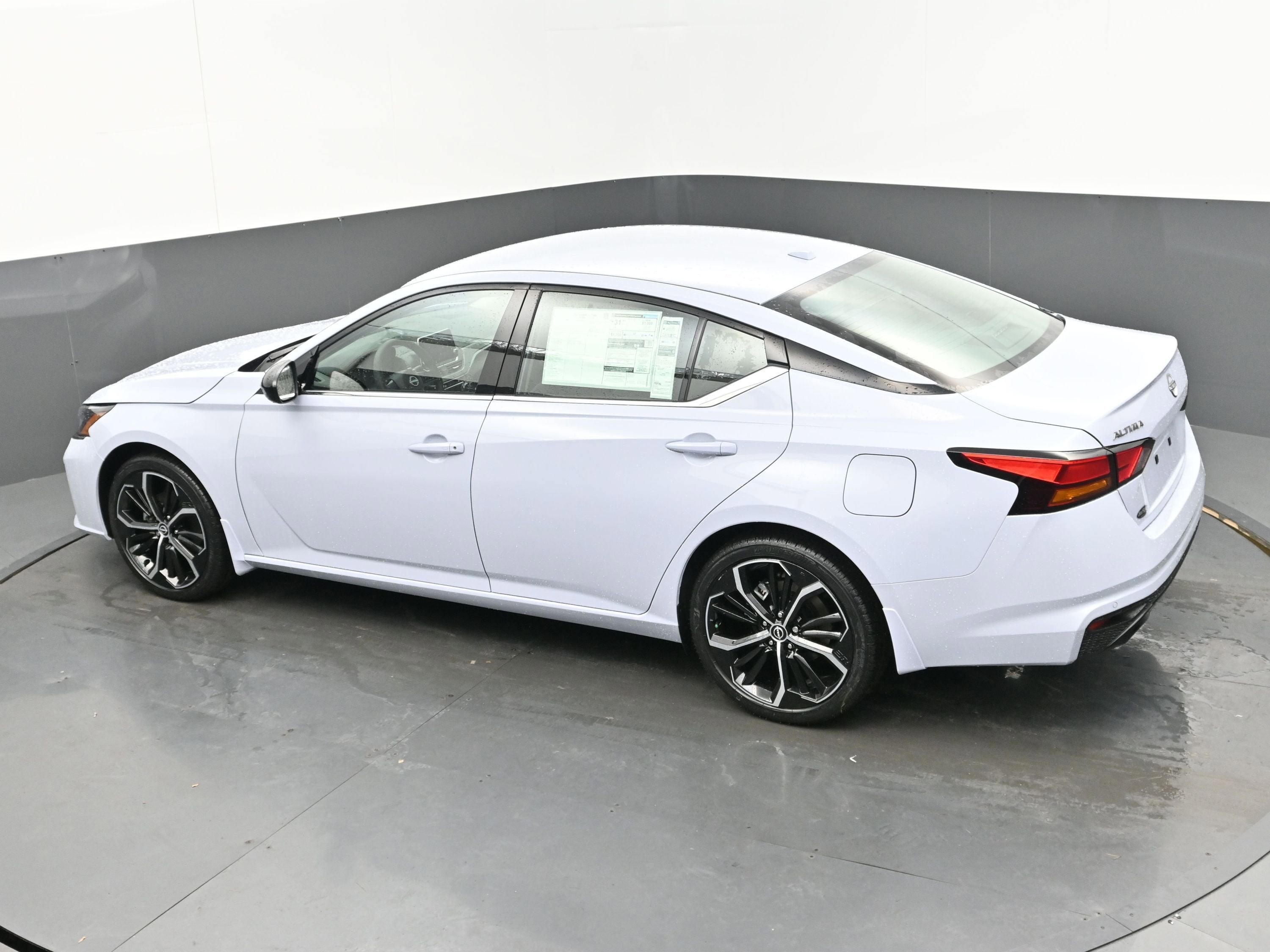 2025 Nissan ALTIMA SR