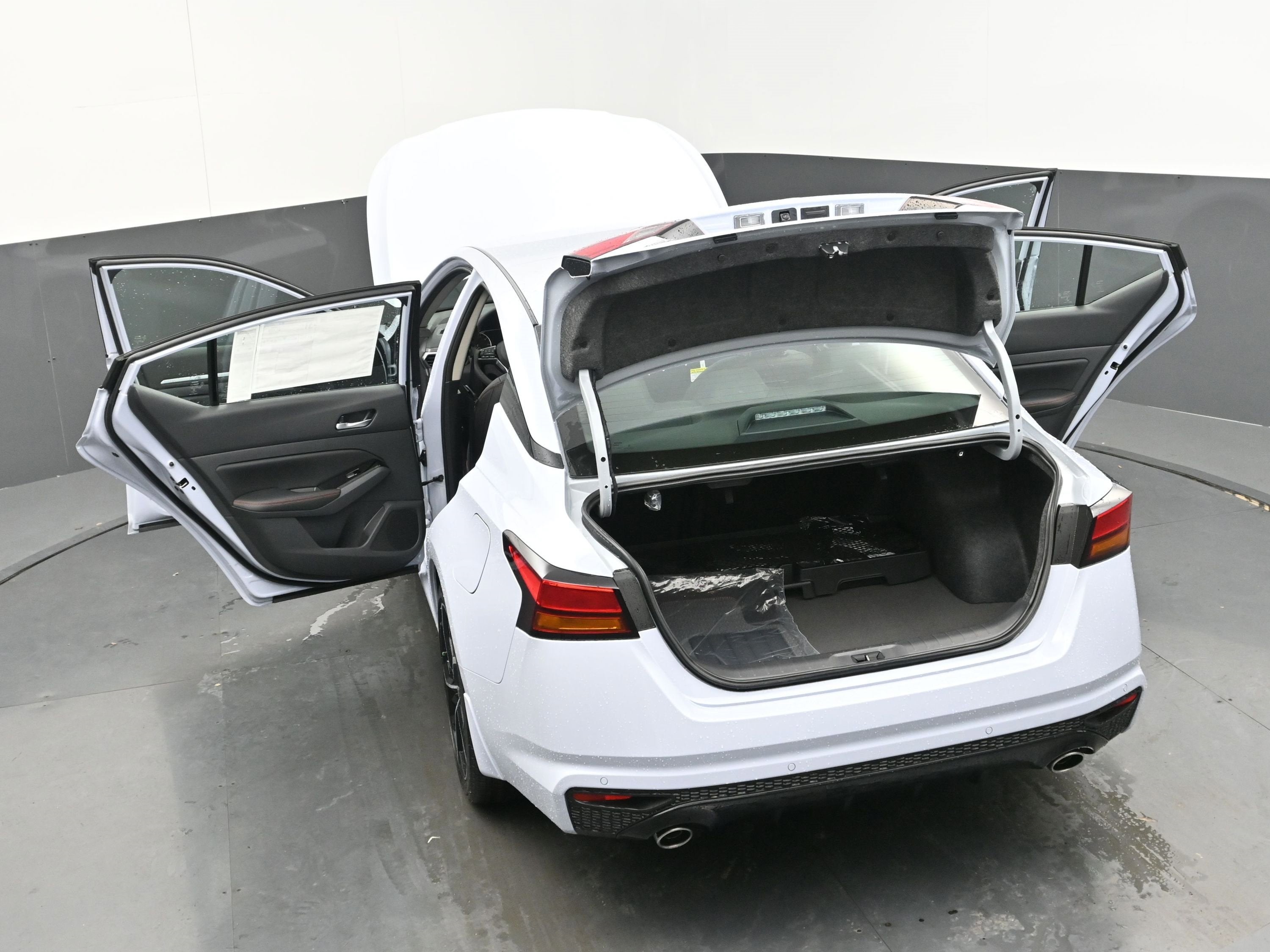 2025 Nissan ALTIMA SR